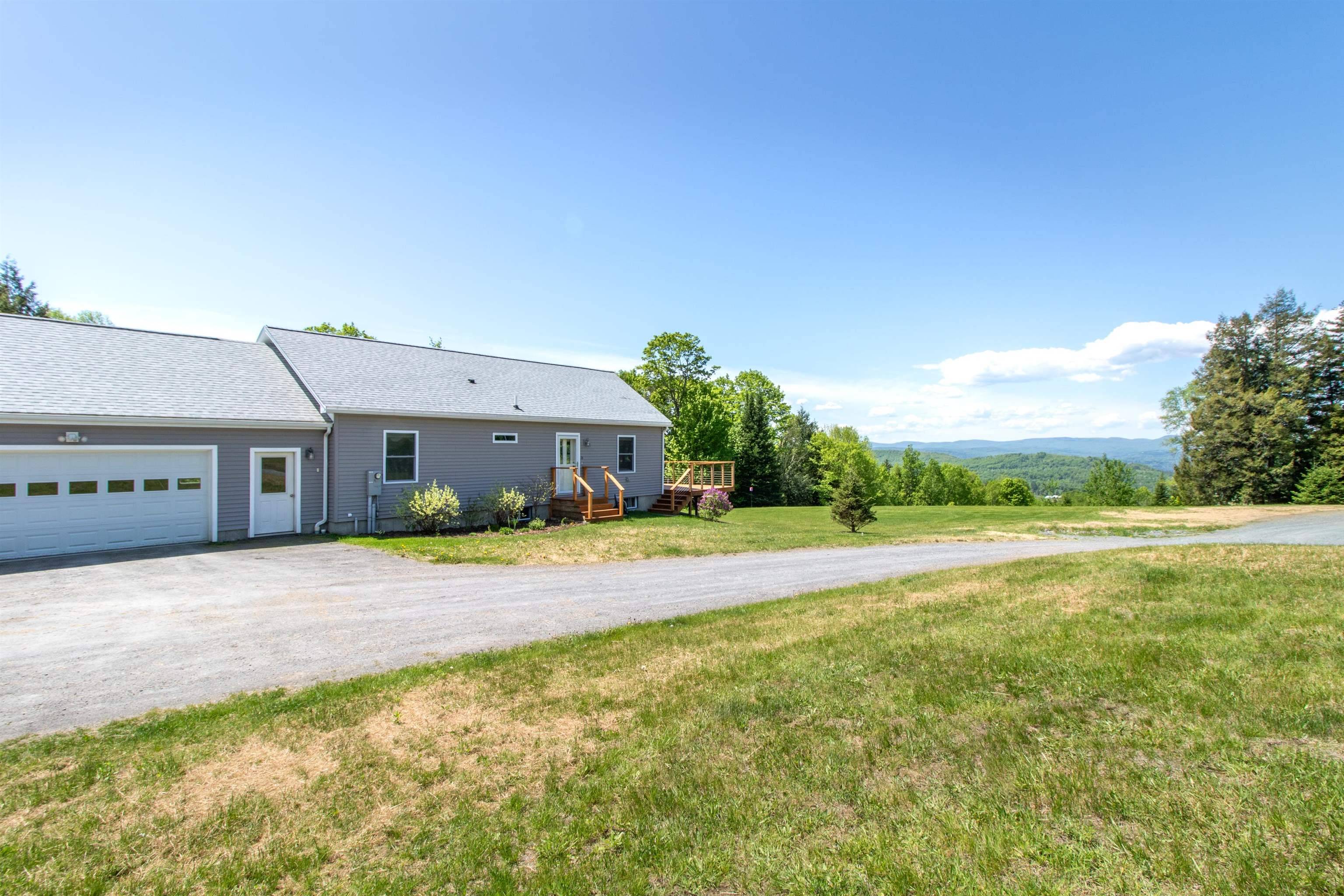 Kirby, VT 05832,76 Back of the Moon RD