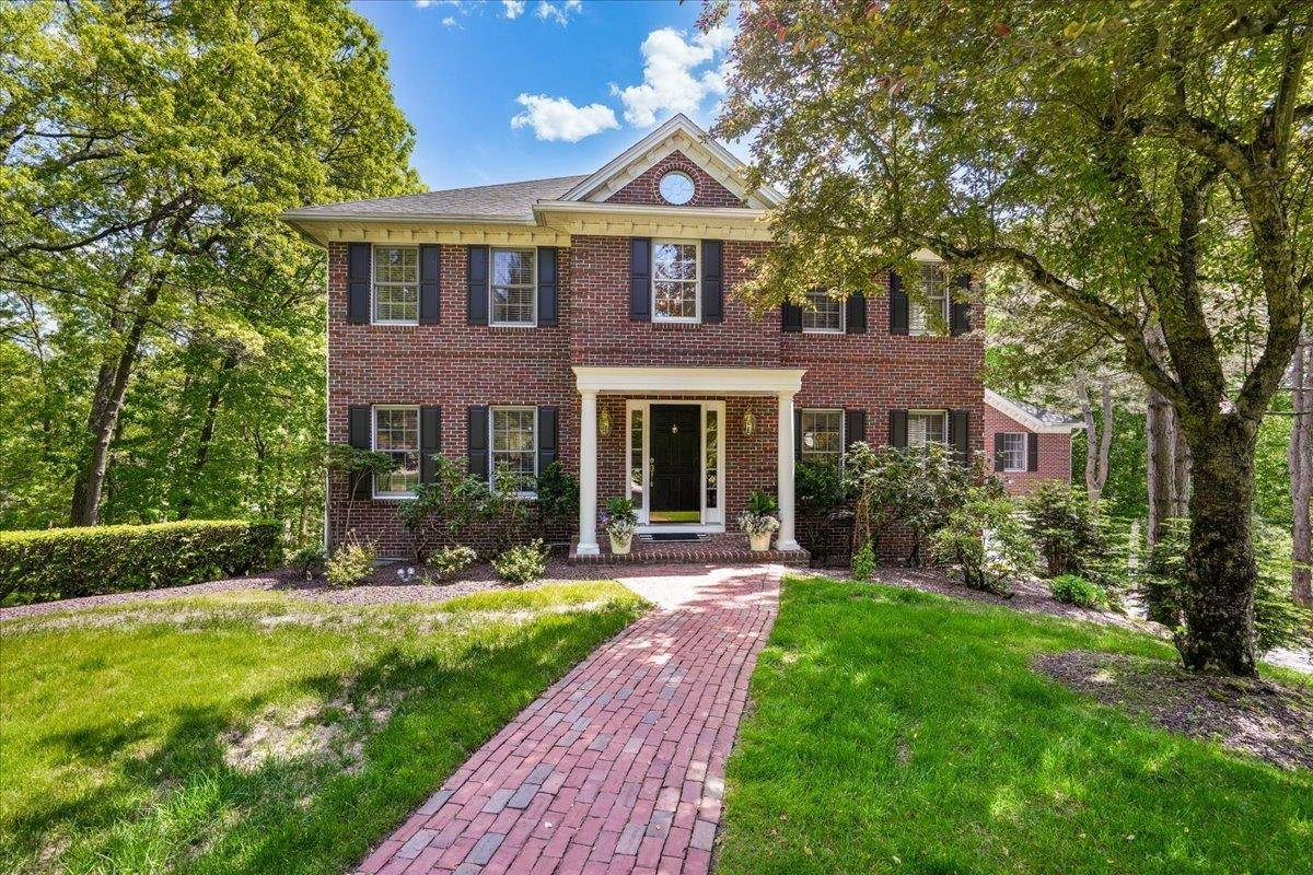 Manchester, NH 03104,373 Whitford ST