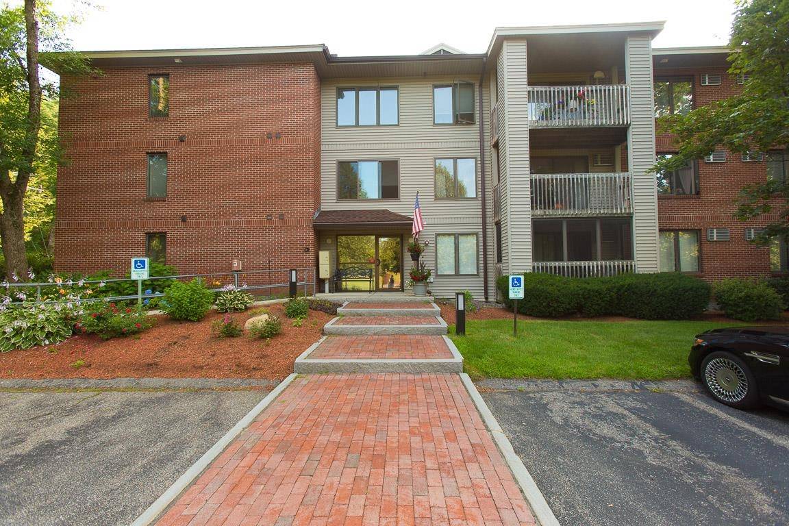 Nashua, NH 03062,300 Candlewood PARK #32