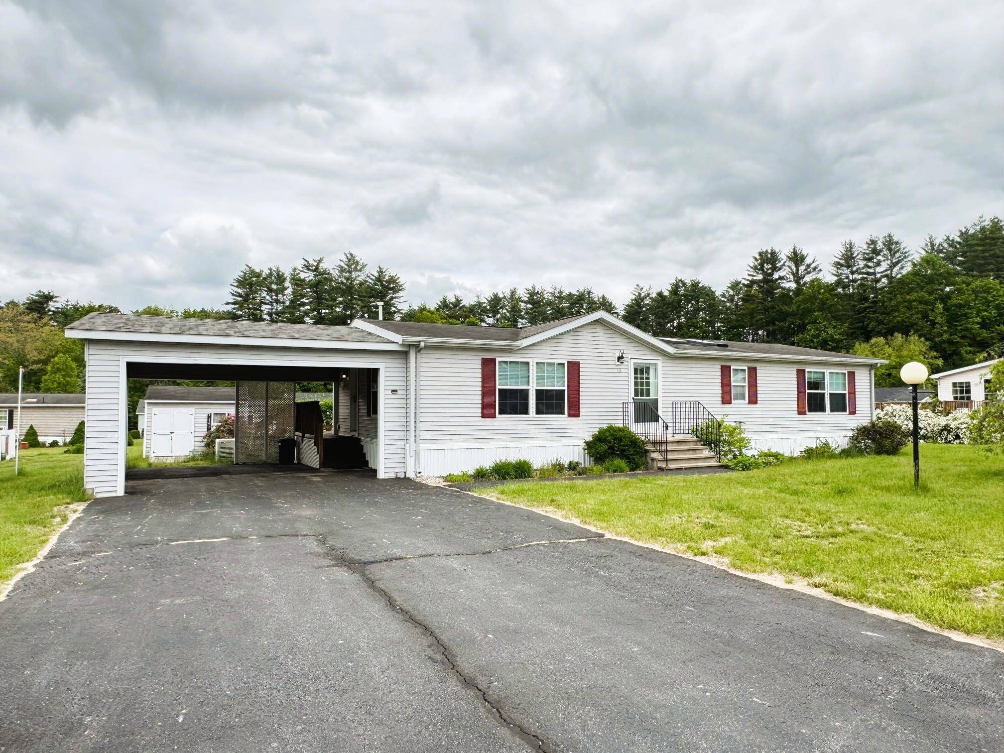 Epsom, NH 03234,13 Birch ST