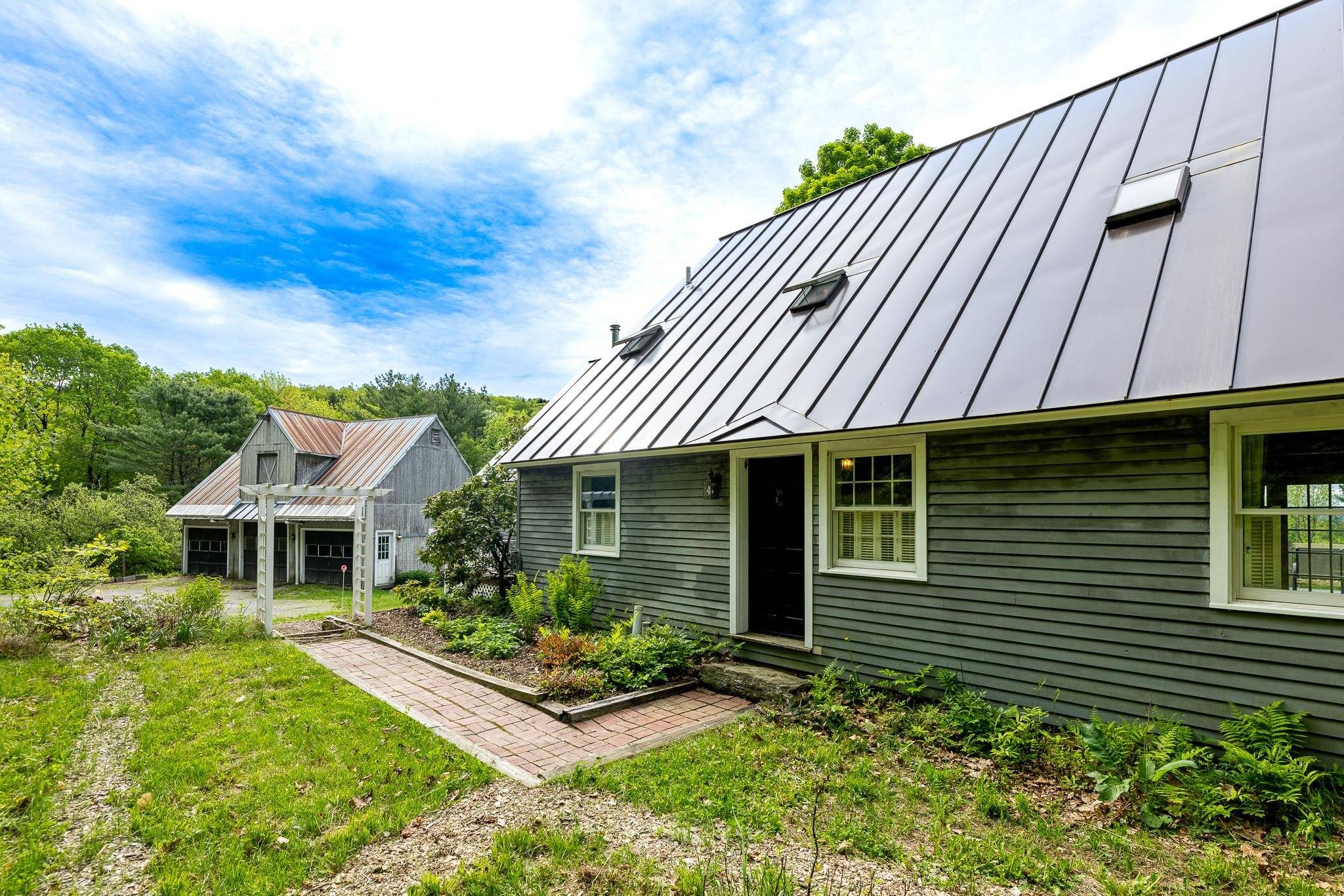 Thetford, VT 05075,647 Pero Hill RD