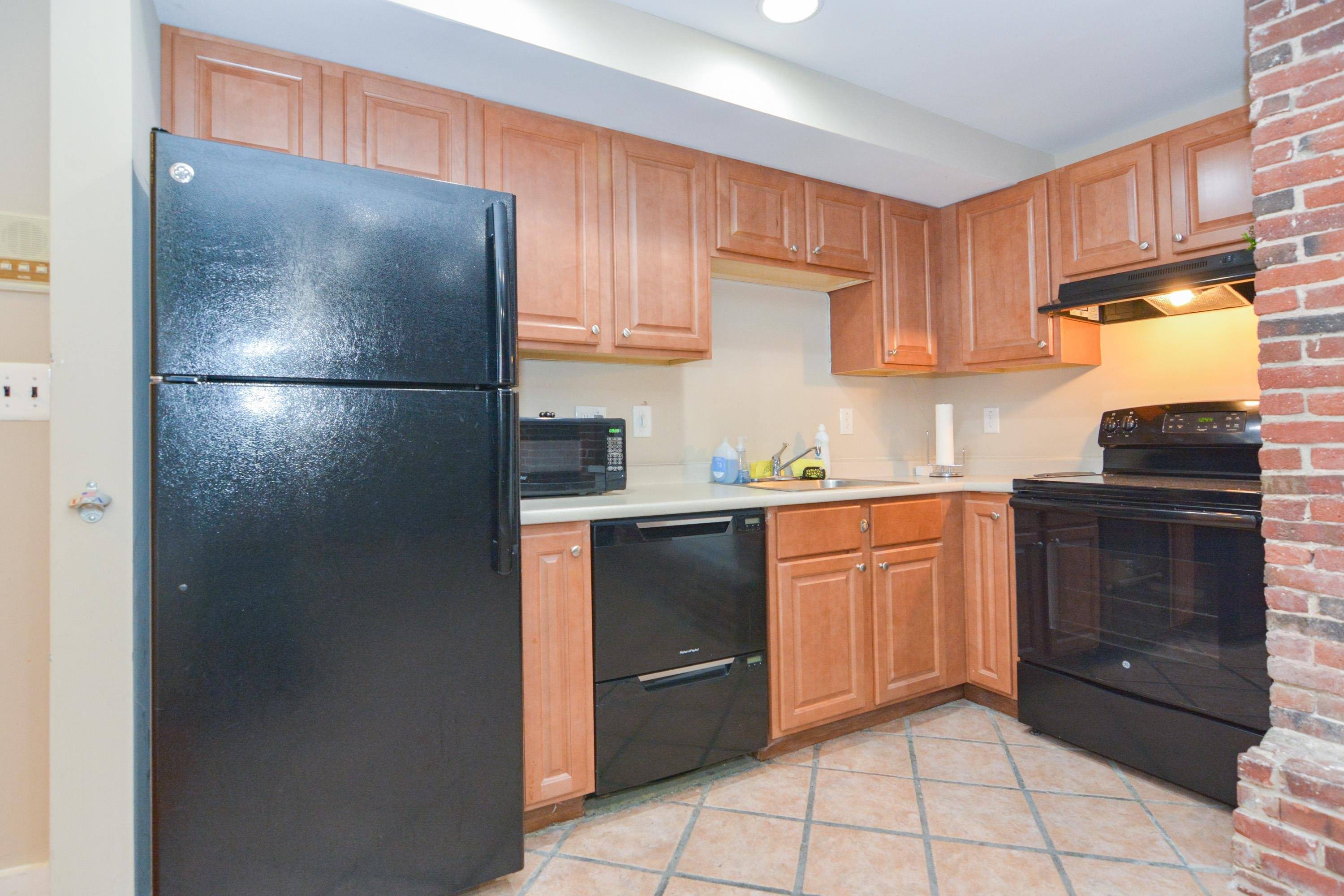 Manchester, NH 03101,125 W. Merrimack ST #2