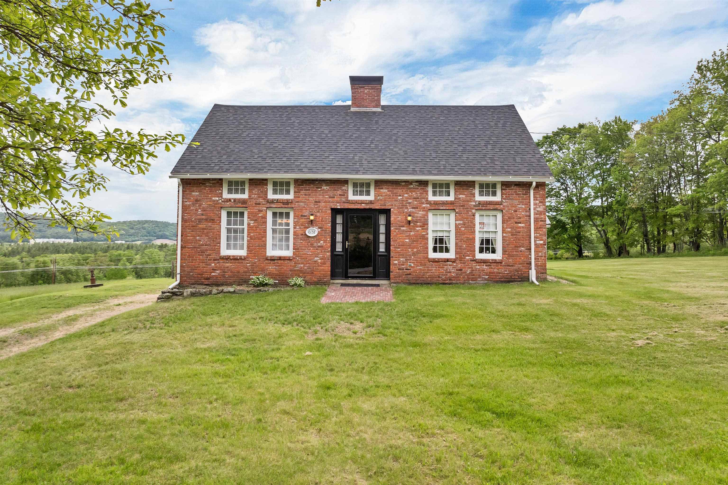 Northfield, NH 03276,631 Oak Hill RD