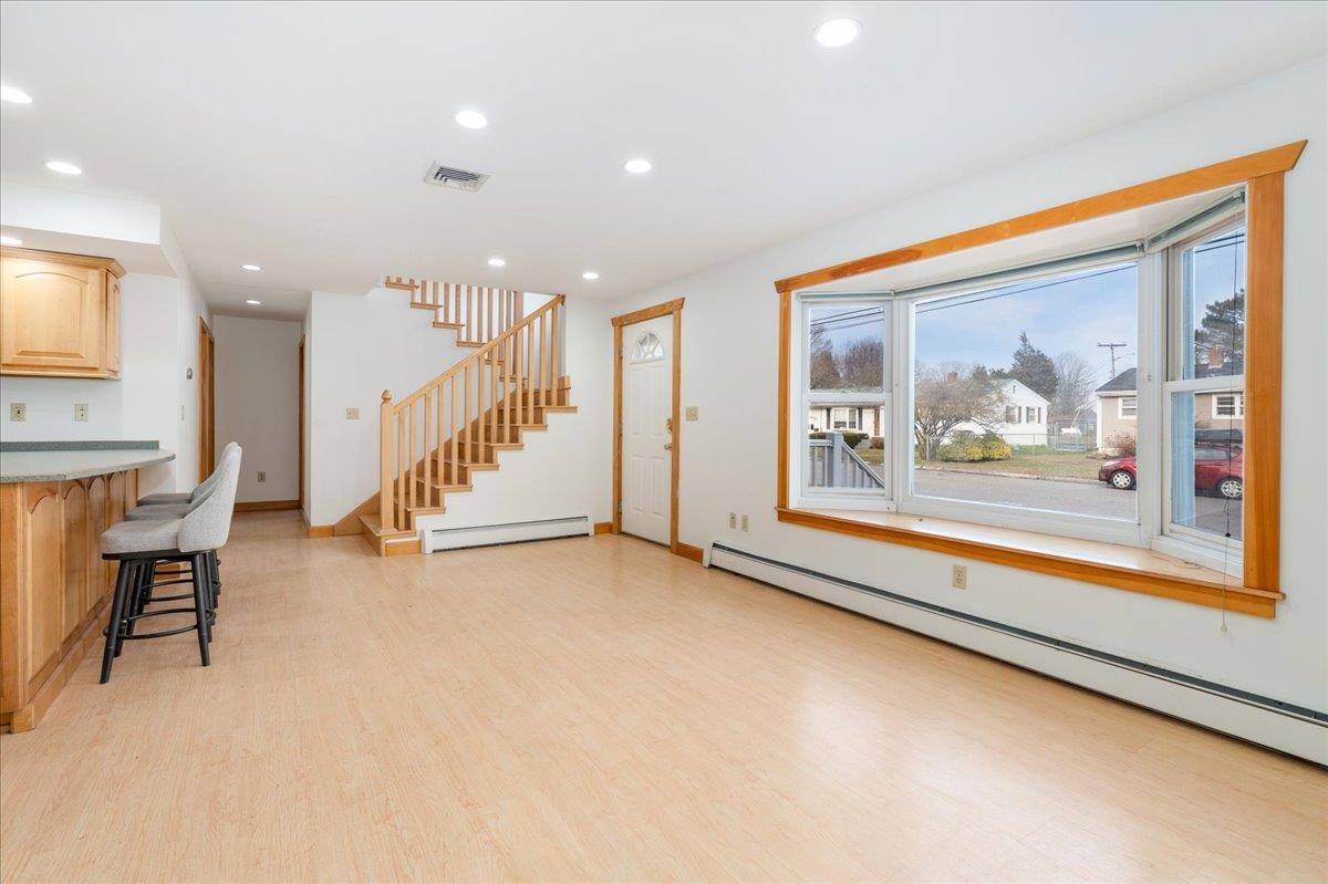 Portsmouth, NH 03801,66 Coakley RD