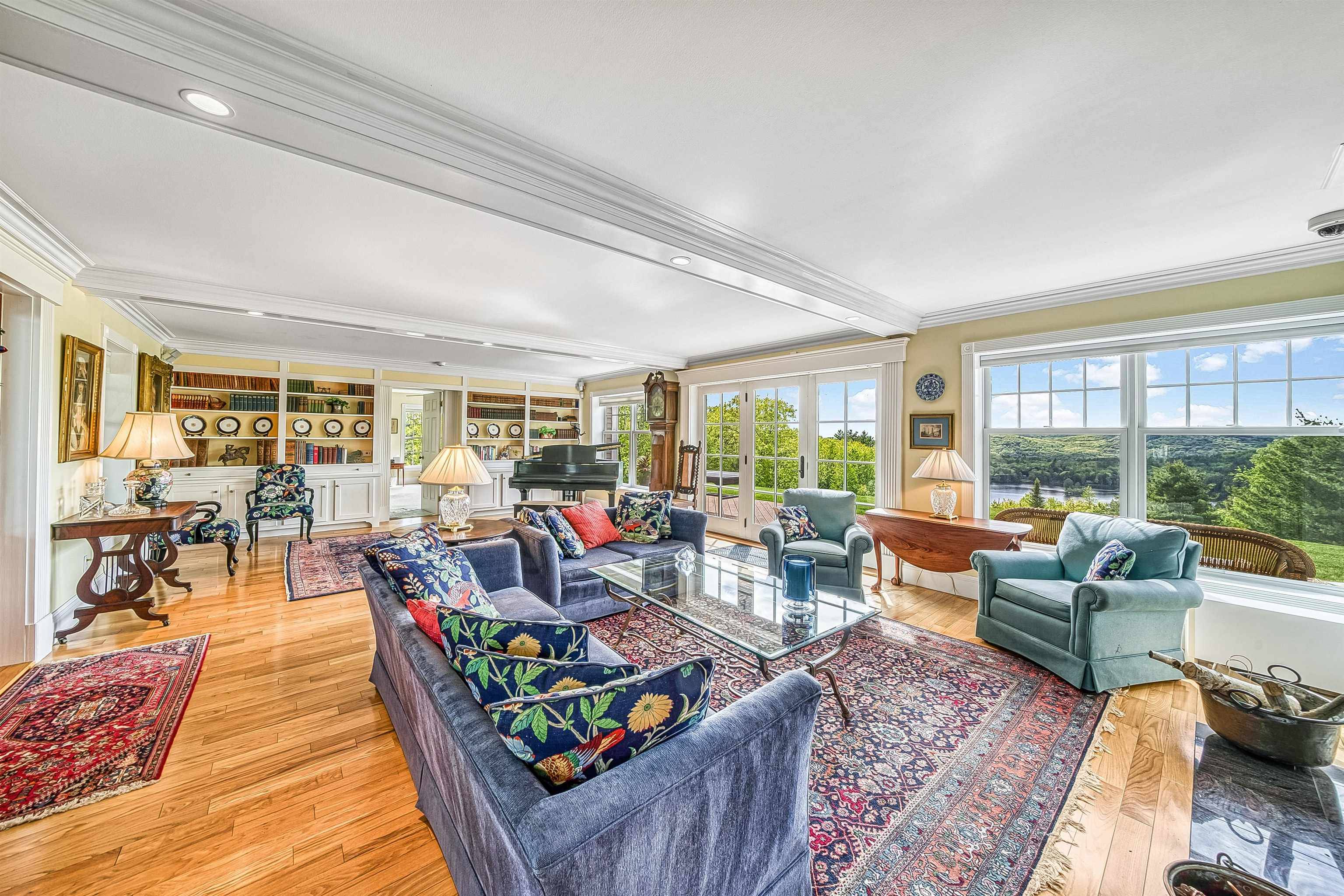 367 North RD Sunapee, NH 03782