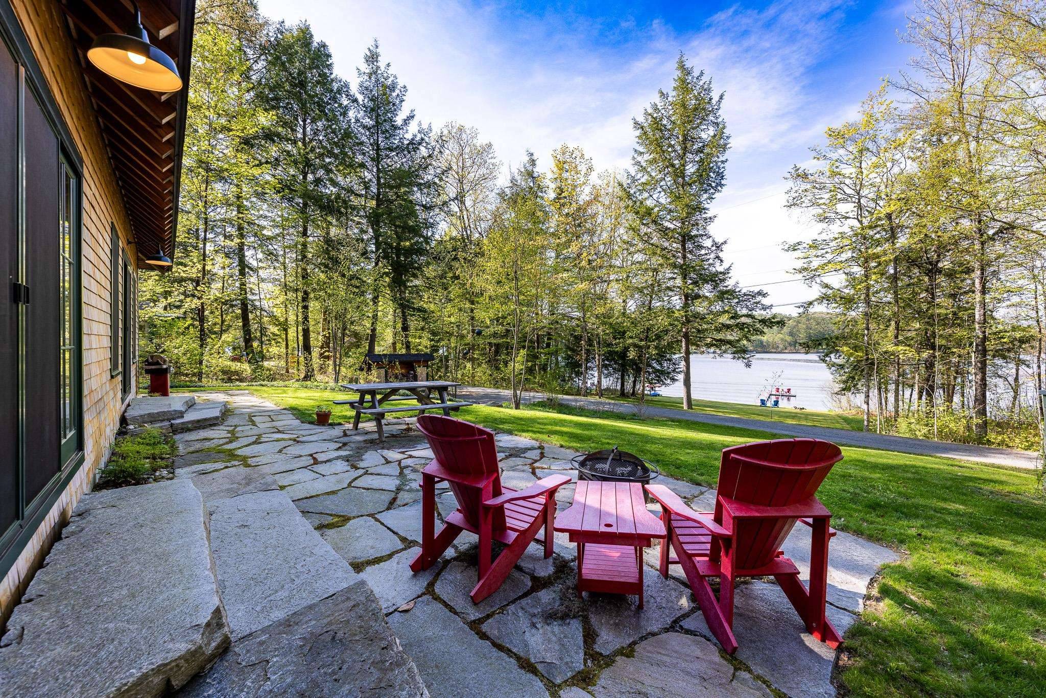 Thetford, VT 05045,320 Bragg RD