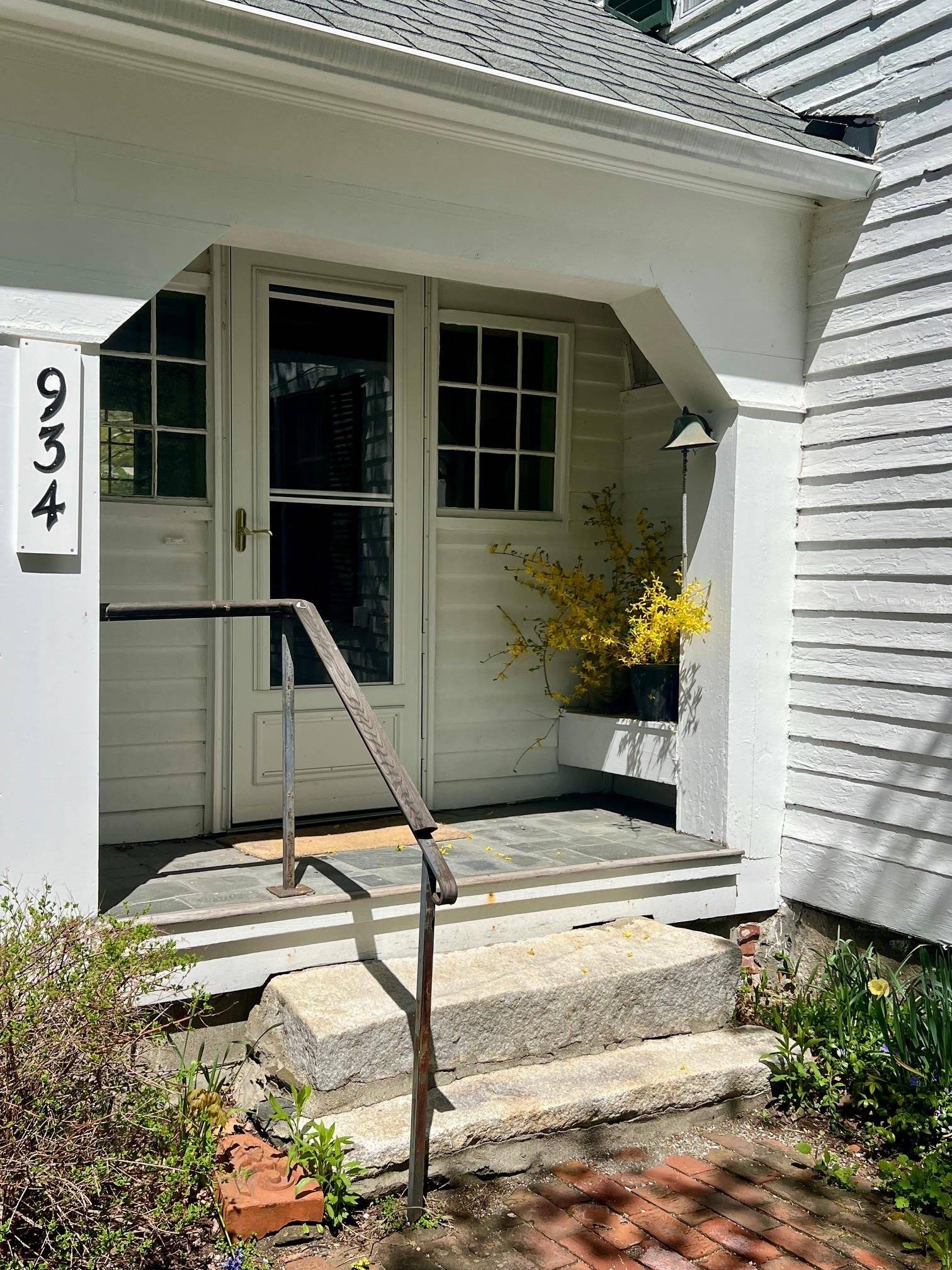 Dummerston, VT 05346,934 East West RD