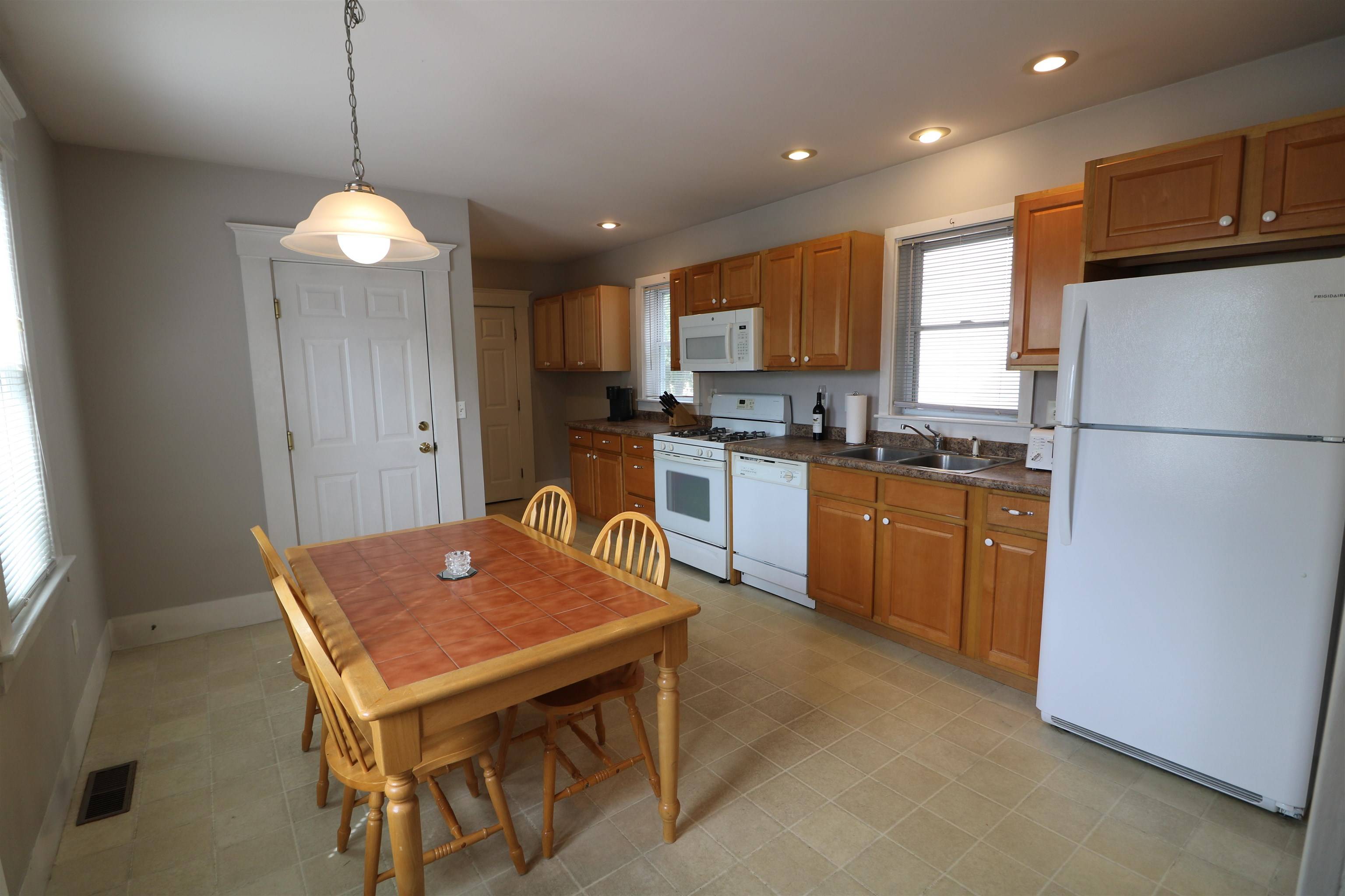 Dover, NH 03820,19 Sixth ST #19