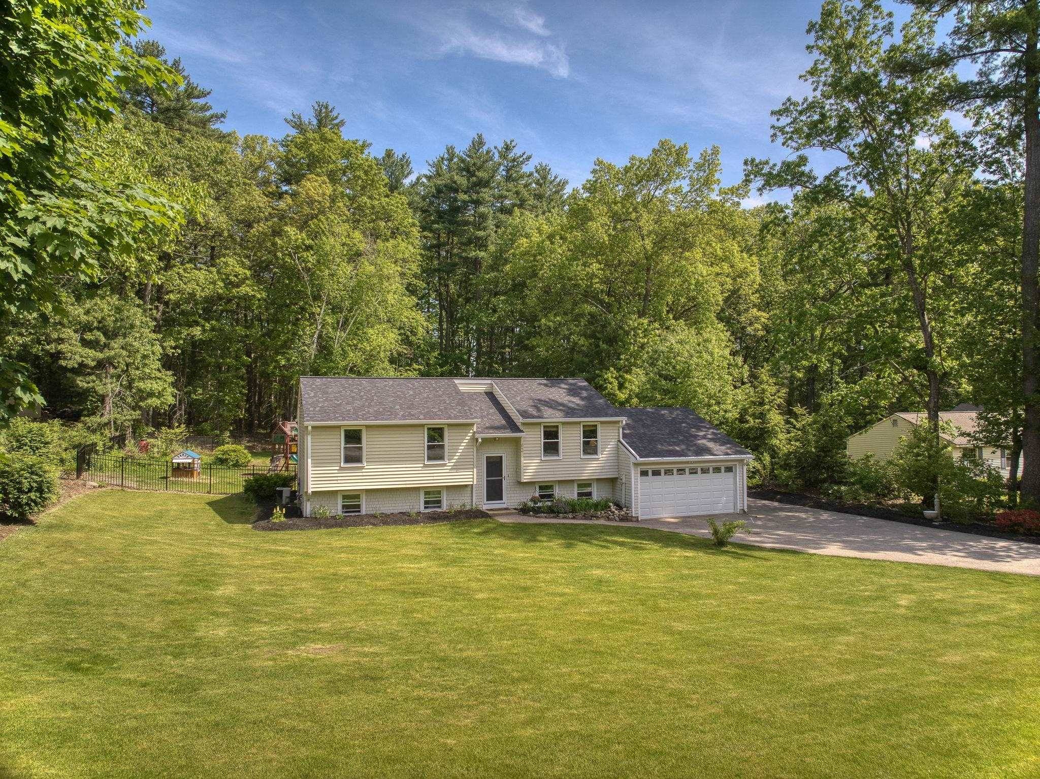 Bedford, NH 03110,62 Palomino LN