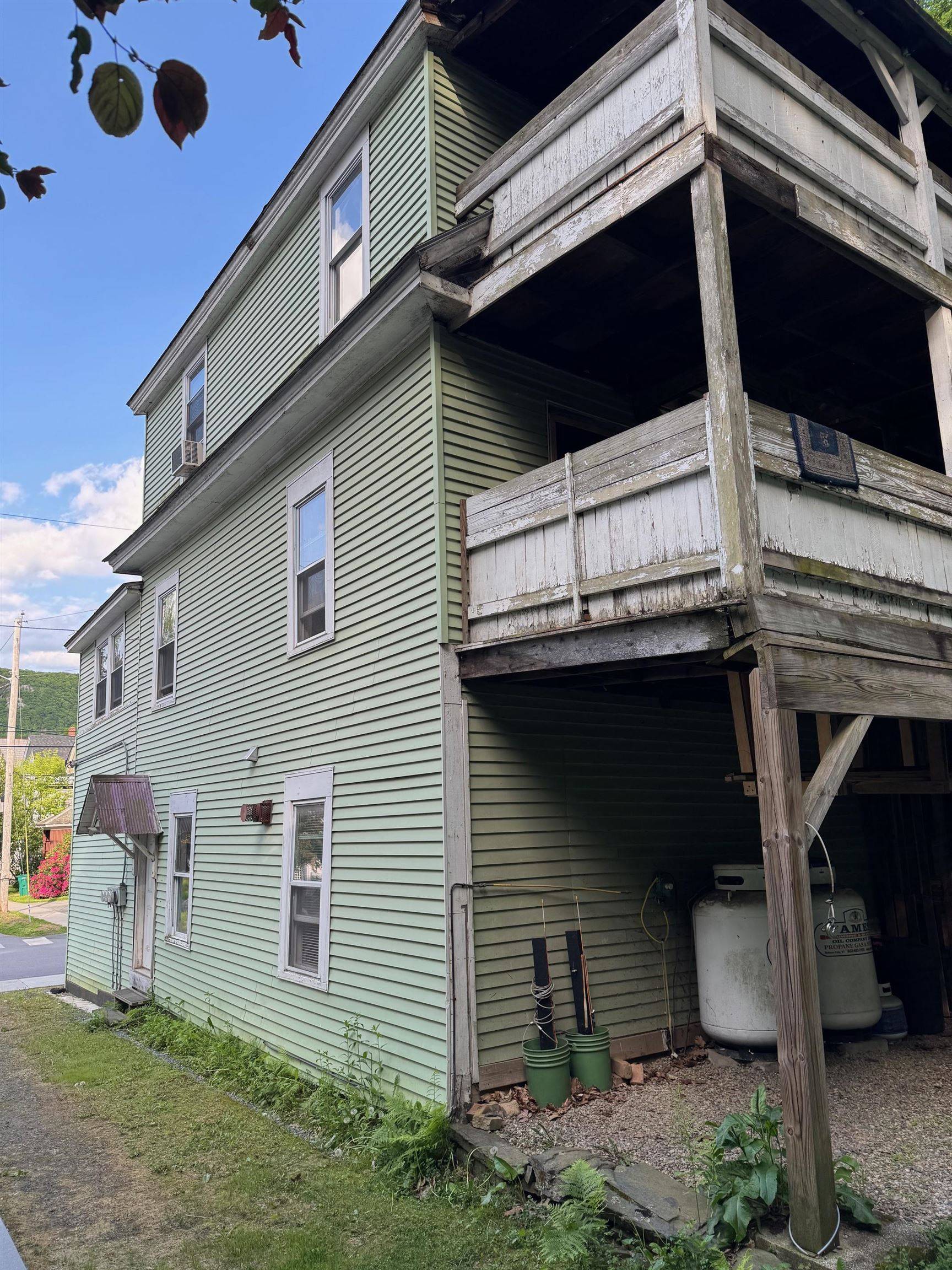 Rockingham, VT 05101,13 Pine ST