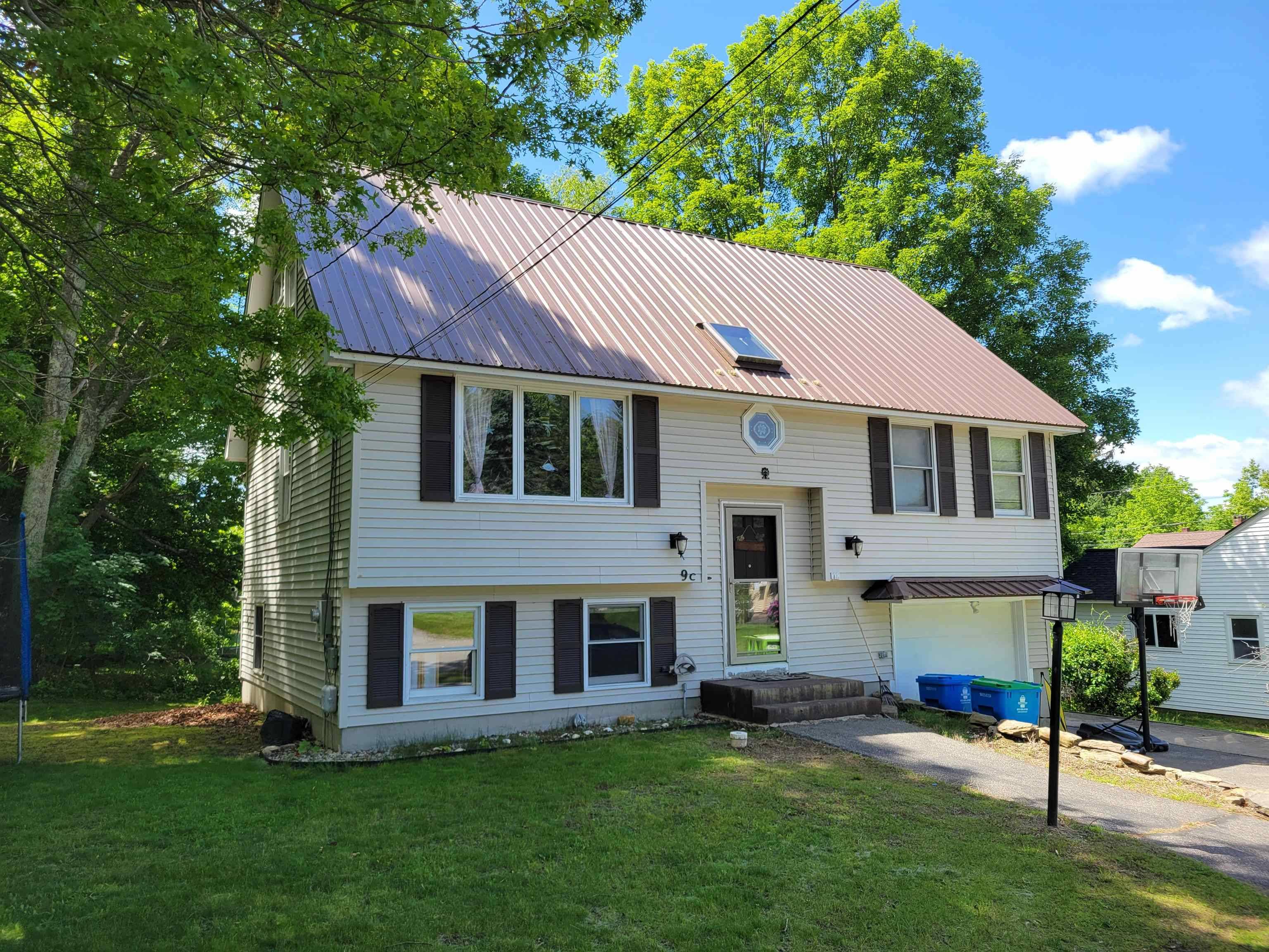 Derry, NH 03038,9c Kingsbury ST