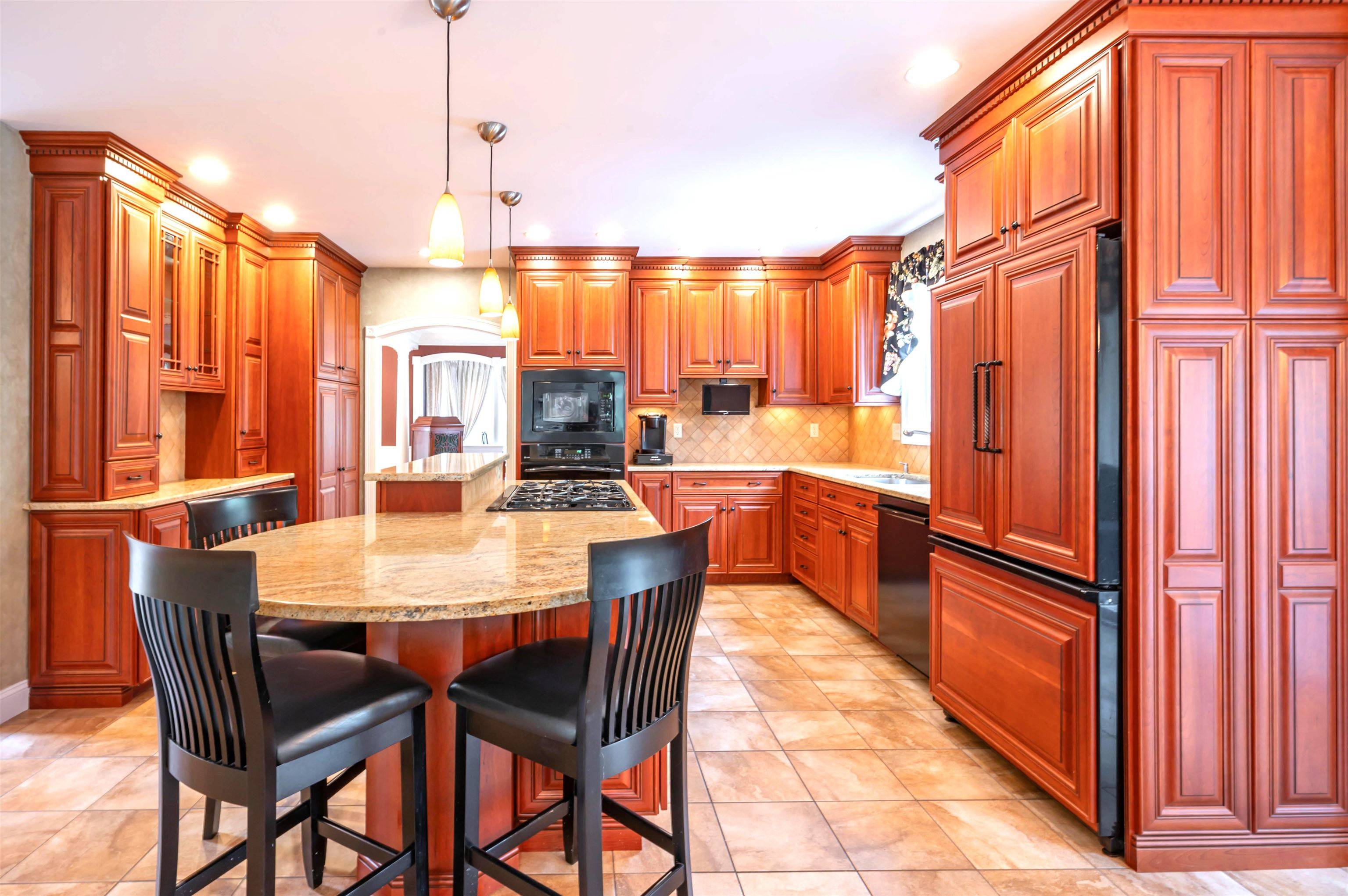 16 Gilboa LN Nashua, NH 03062