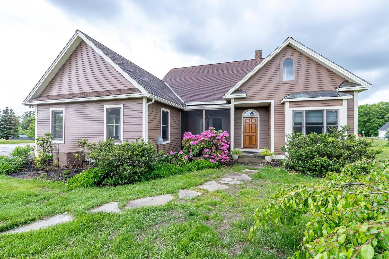Bedford, NH 03110,86 Rundlett Hill RD