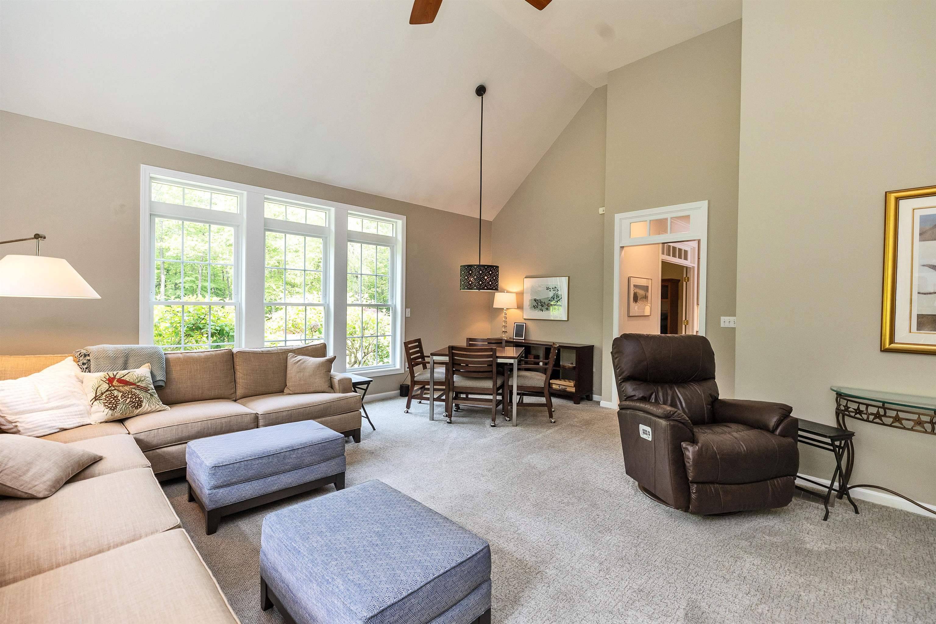 54 Pasture RD Auburn, NH 03032