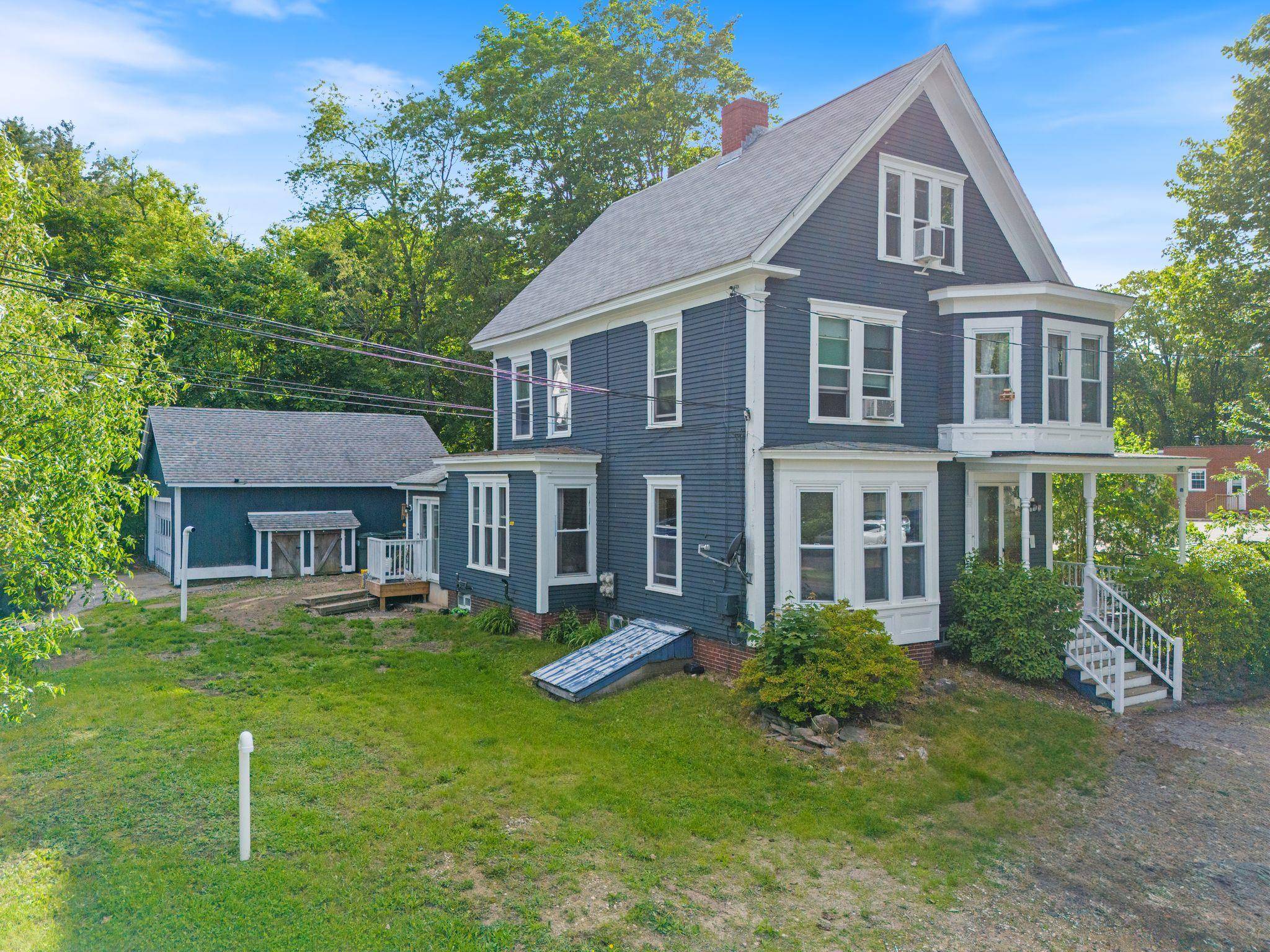 Raymond, NH 03077,81 Main ST