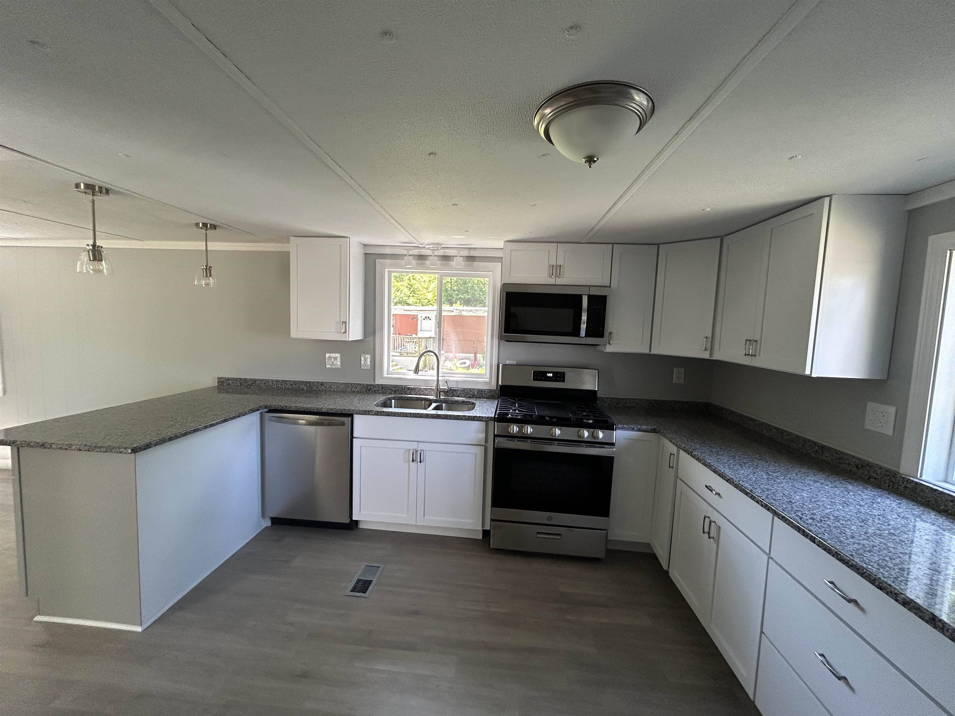 Rochester, NH 03839,41 Mavis AVE