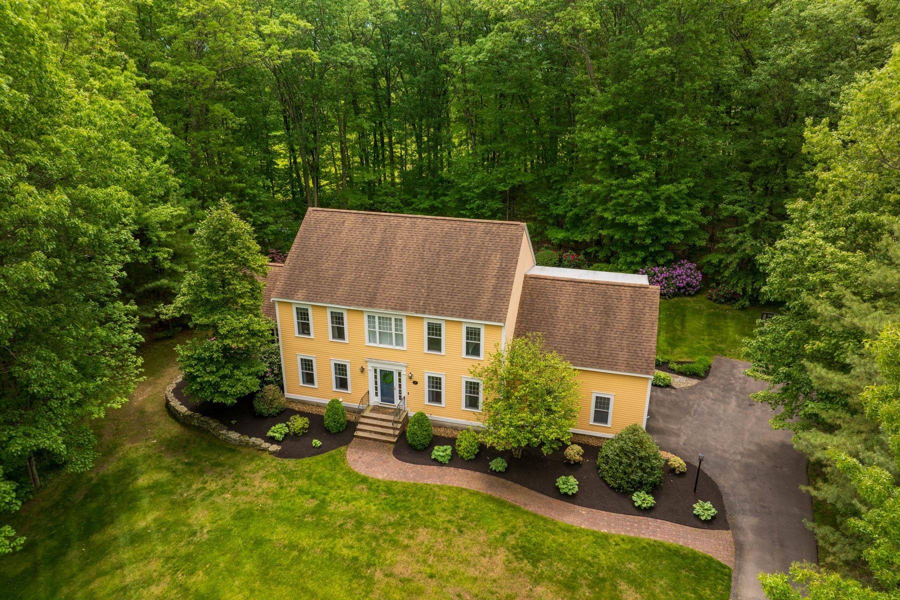 Salem, NH 03079,8 Briarwood DR