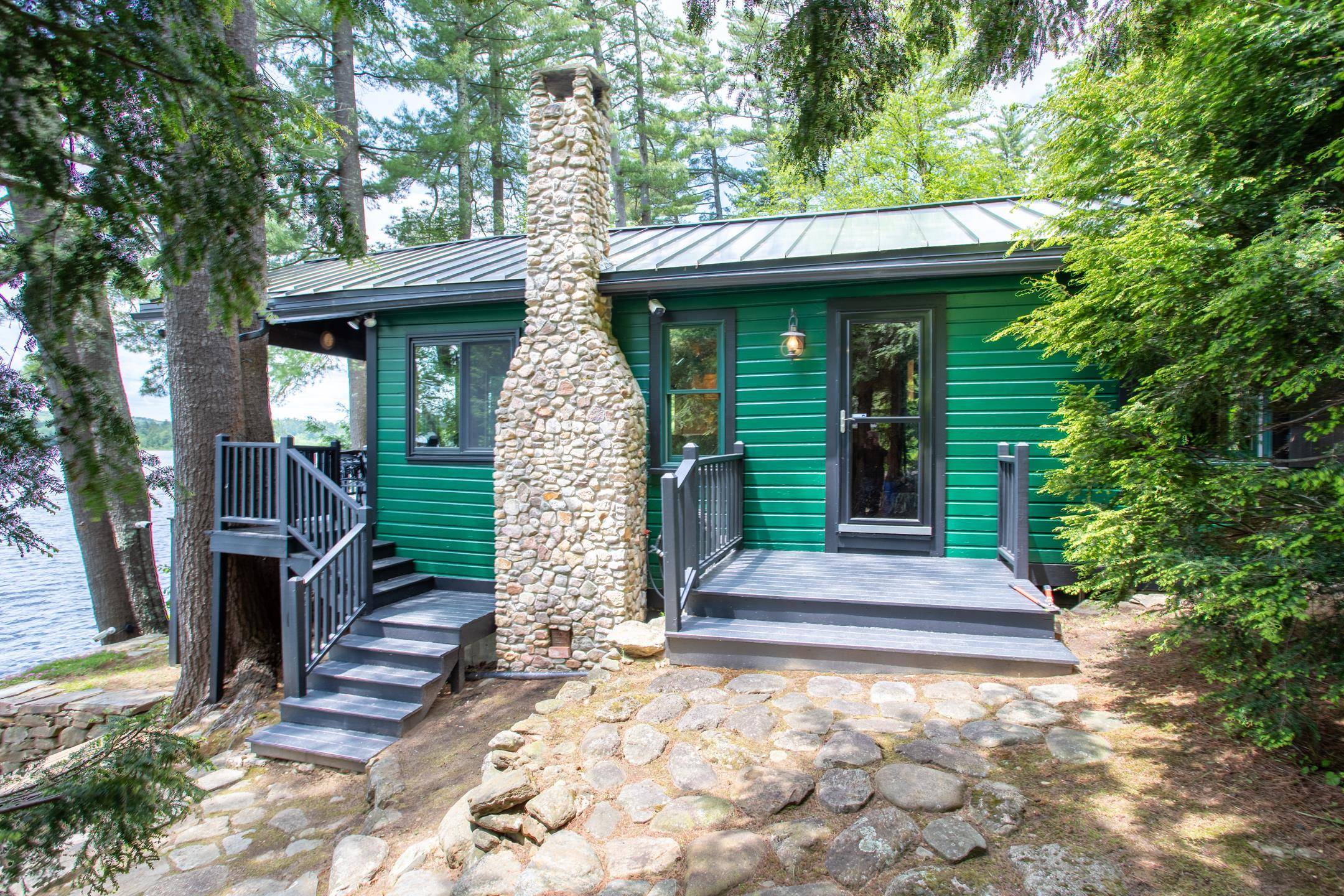 Barnstead, NH 03225,376 White Oak RD