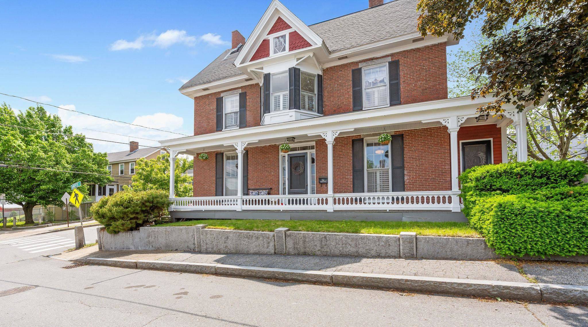 Concord, NH 03301-3912,64 School ST