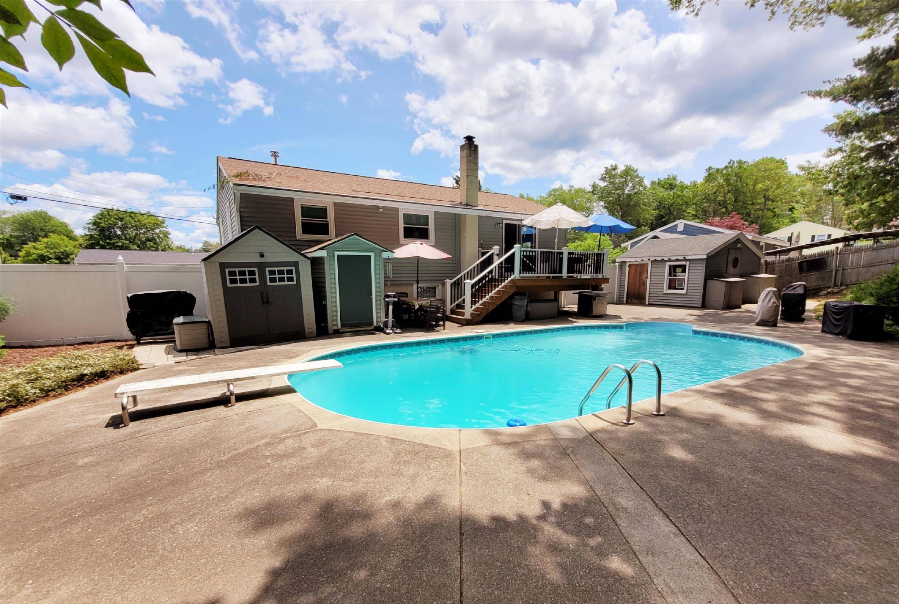 Nashua, NH 03062,6 Briarcliff DR