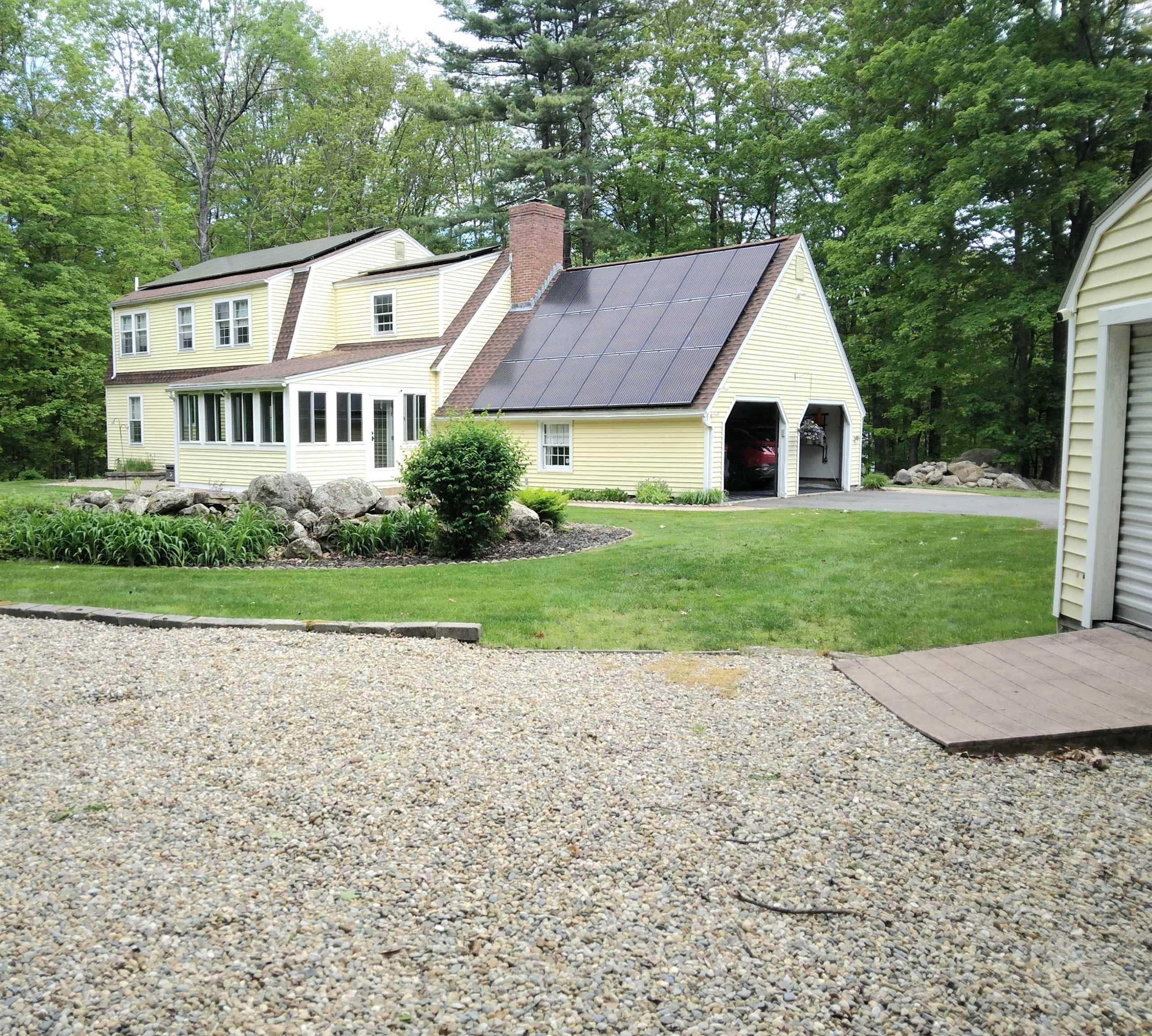 Bedford, NH 03110,40 Lindahl RD