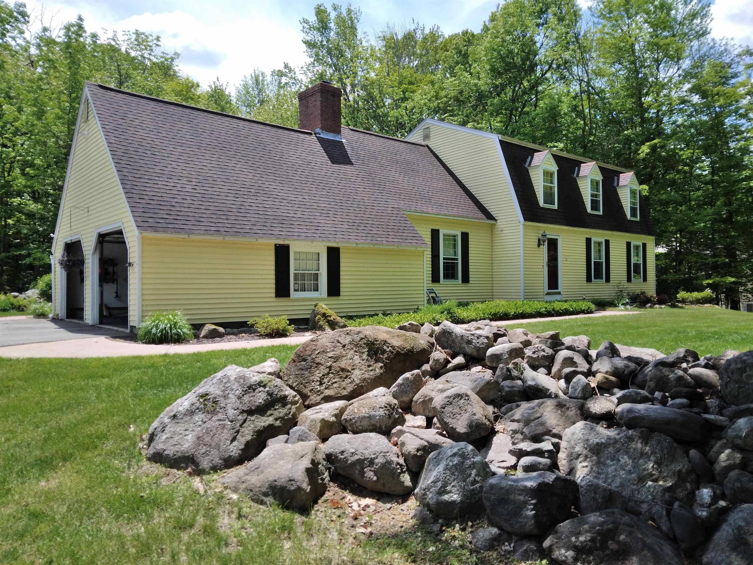 Bedford, NH 03110,40 Lindahl RD