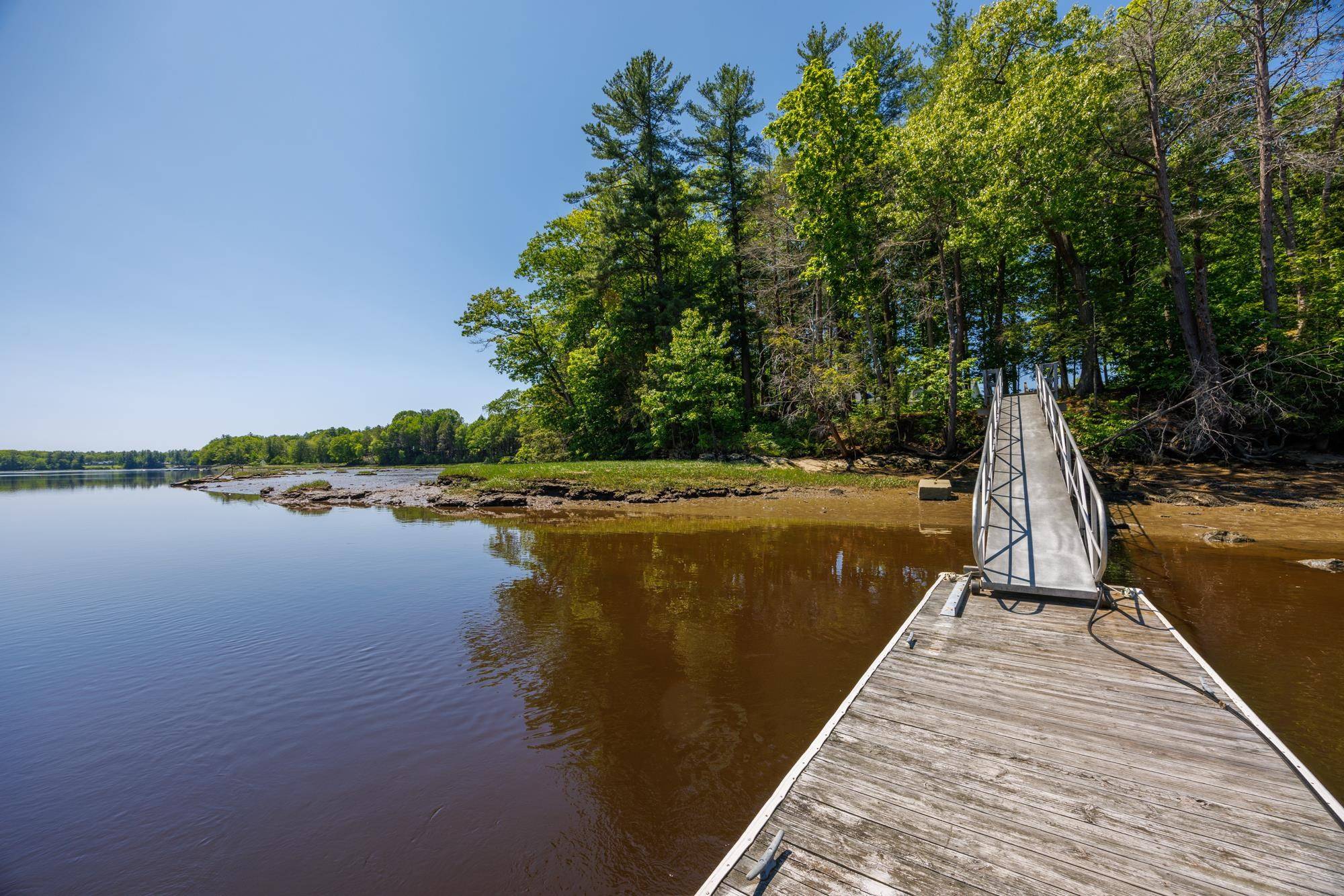 25 Schooner DR Dover, NH 03820