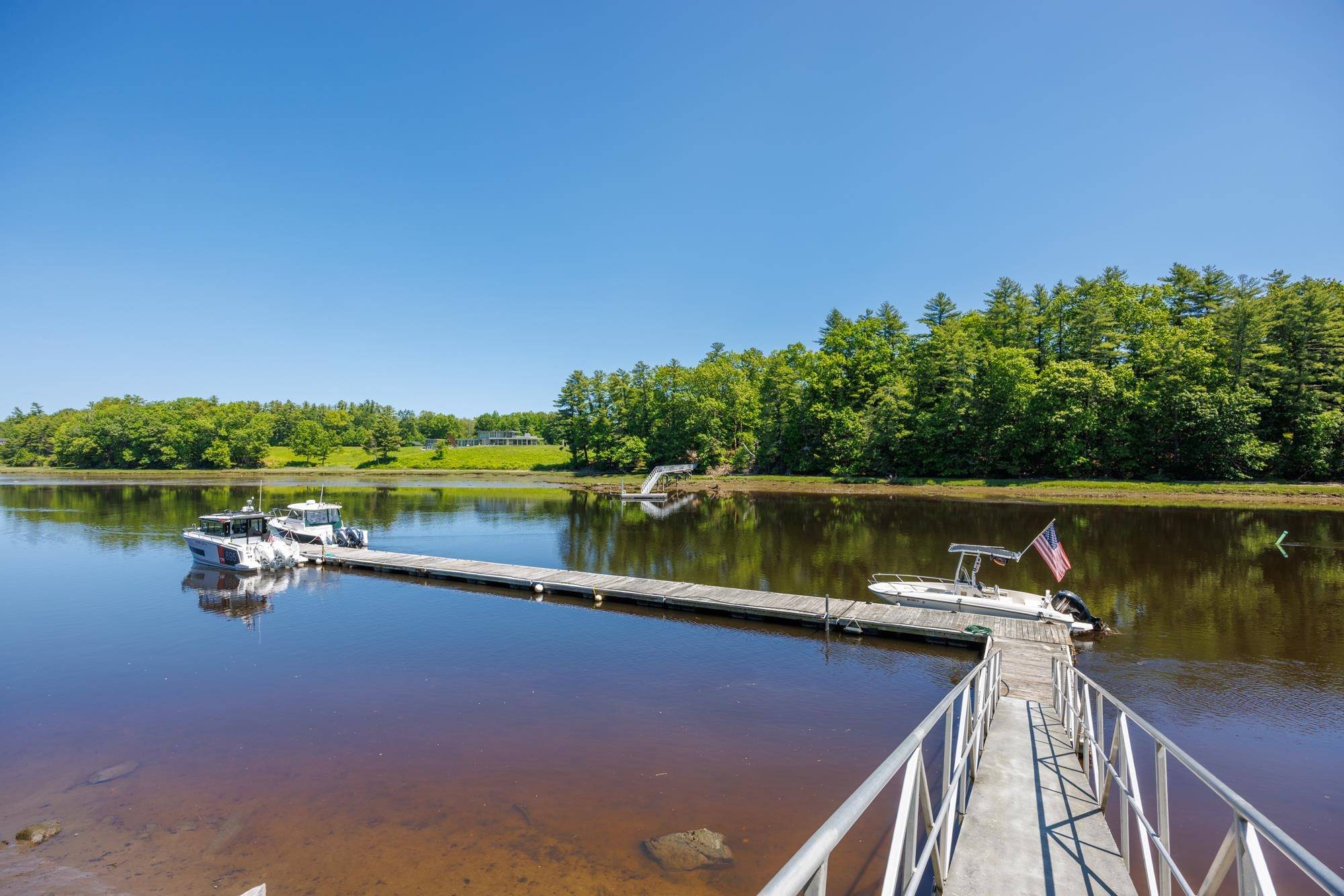 25 Schooner DR Dover, NH 03820