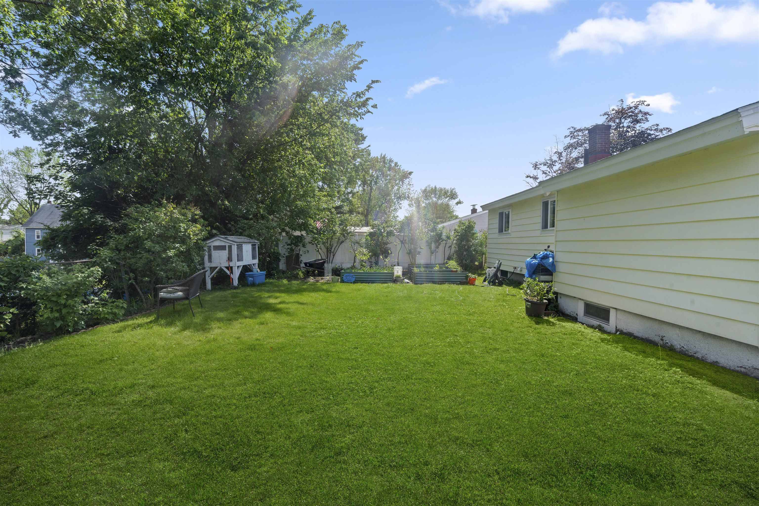 Nashua, NH 03060,36 Ross ST