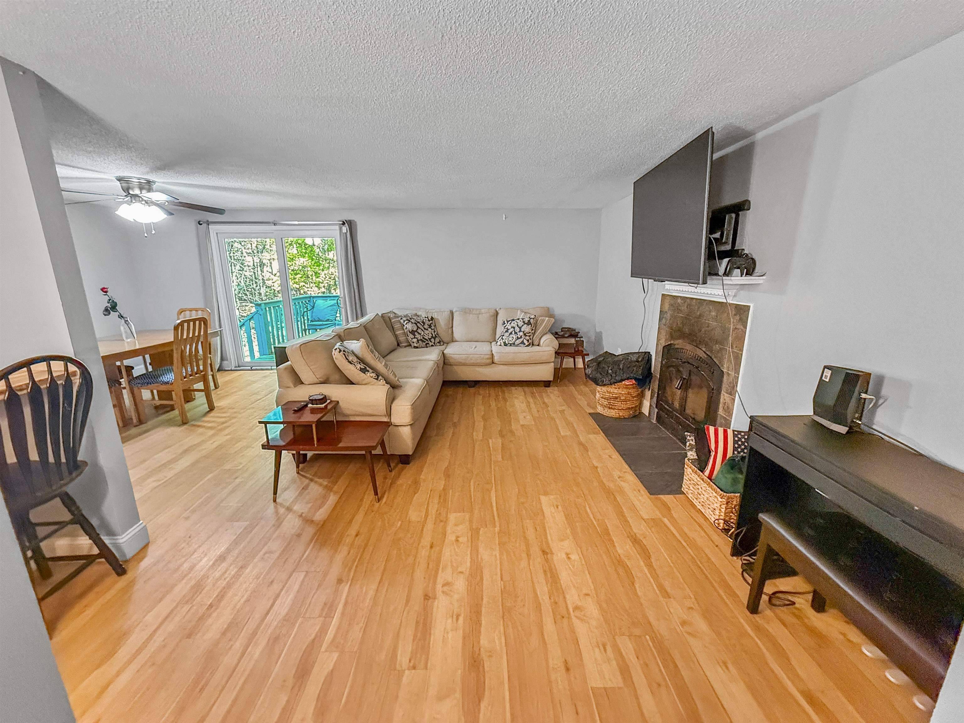 Nashua, NH 03062,1 Snow CIR #M1