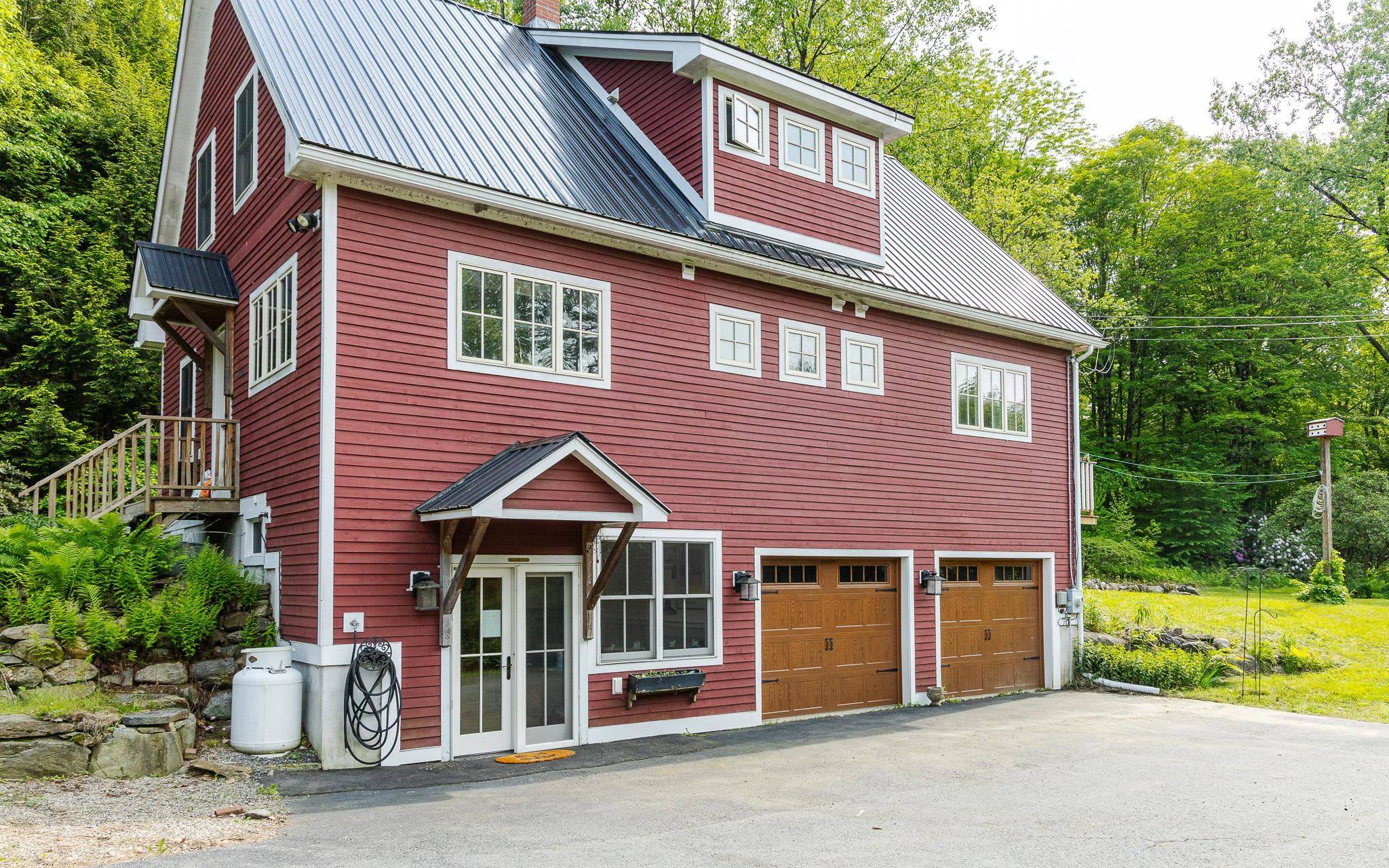 Charlestown, NH 03603,405 Lovers LN