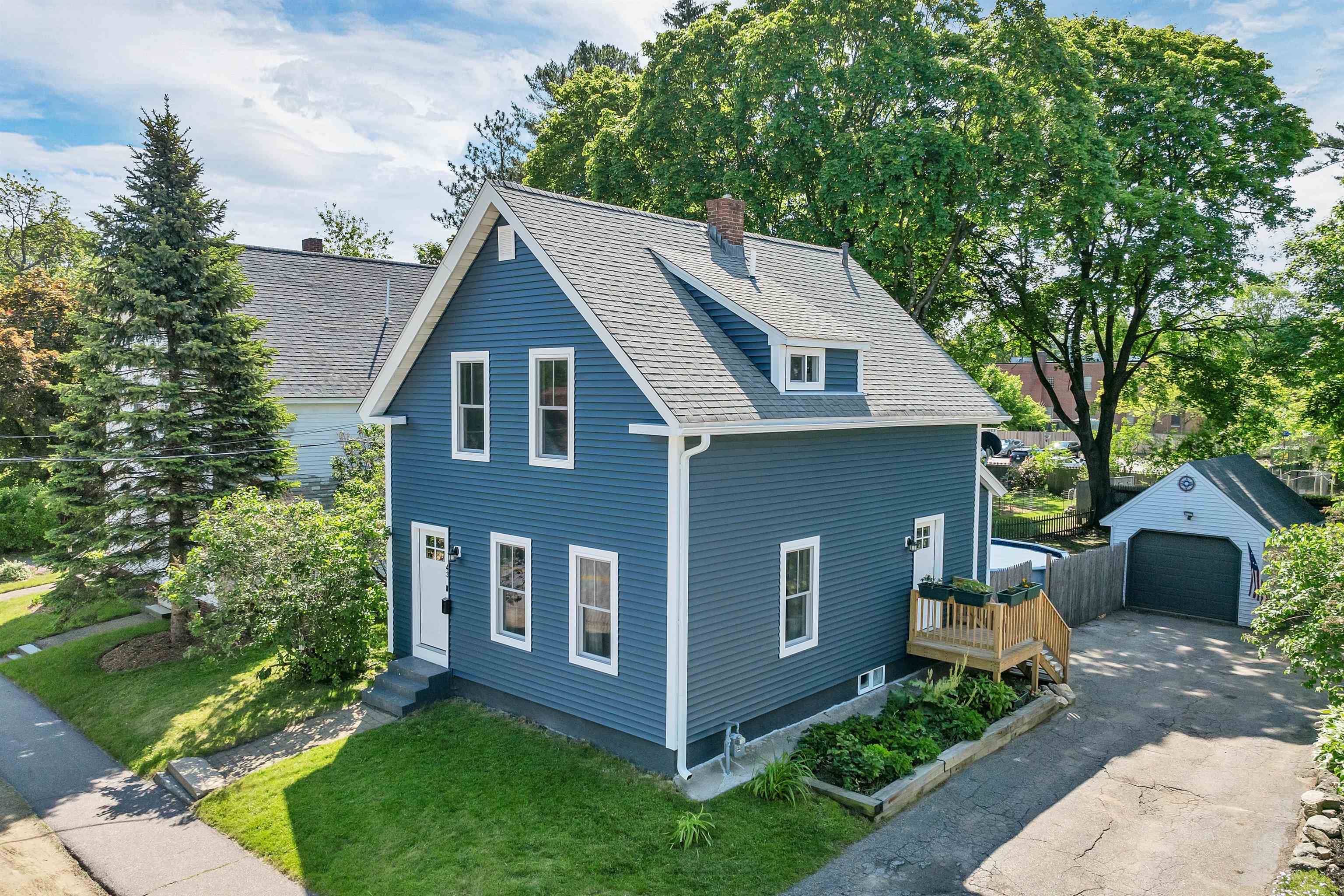 Laconia, NH 03246,43 Oak ST