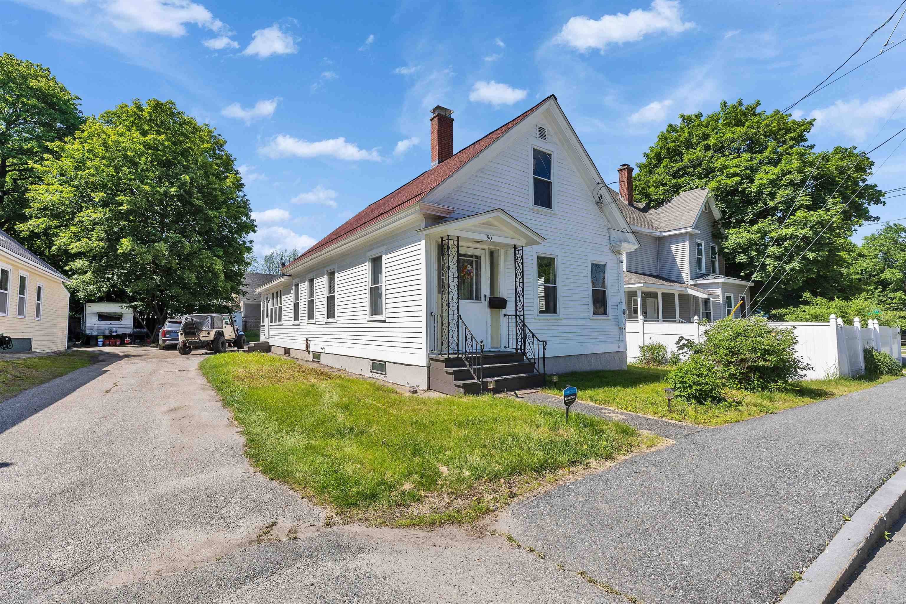 Claremont, NH 03743,90 Sullivan ST