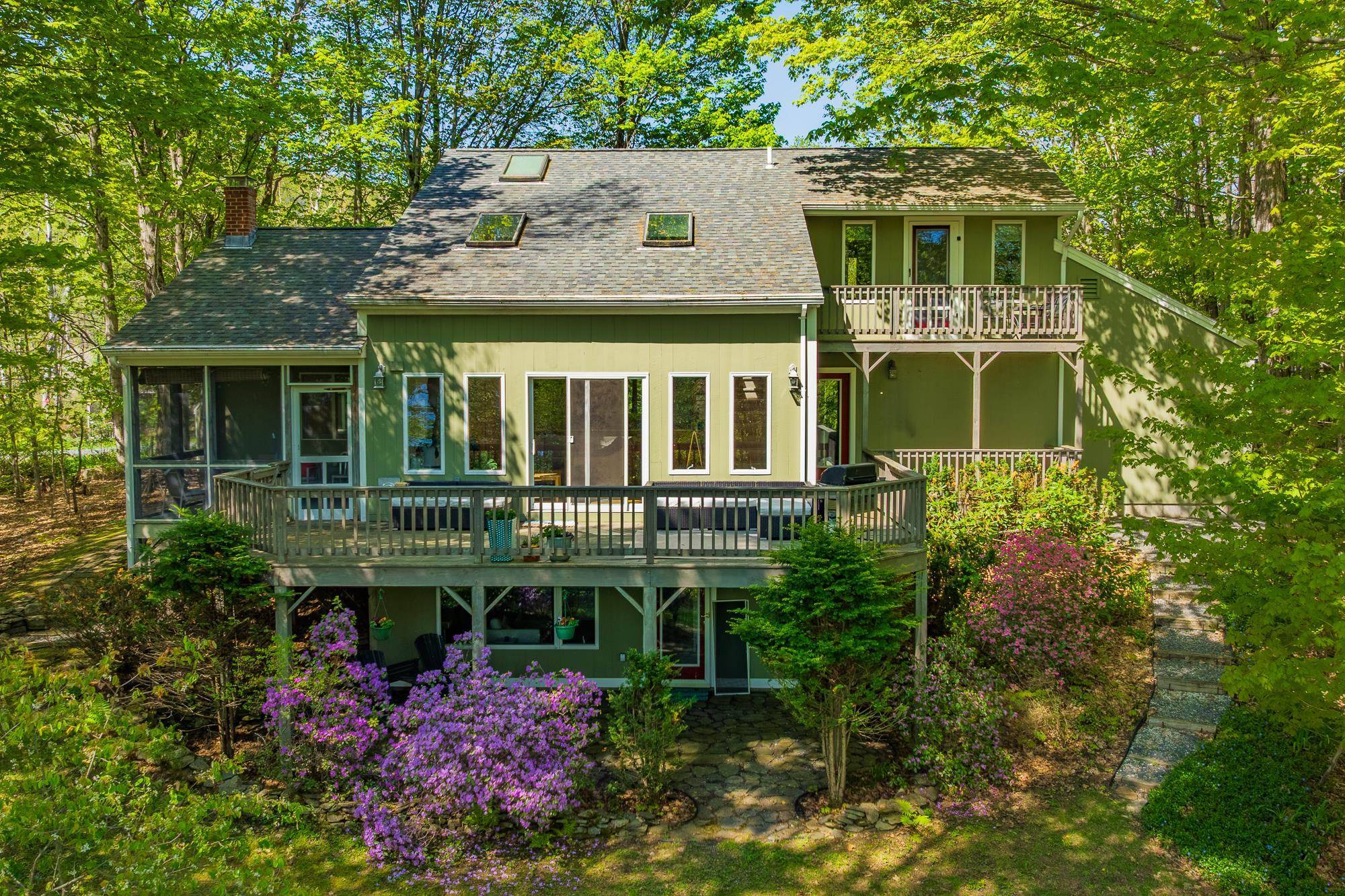 Enfield, NH 03748,25 Bradford LN