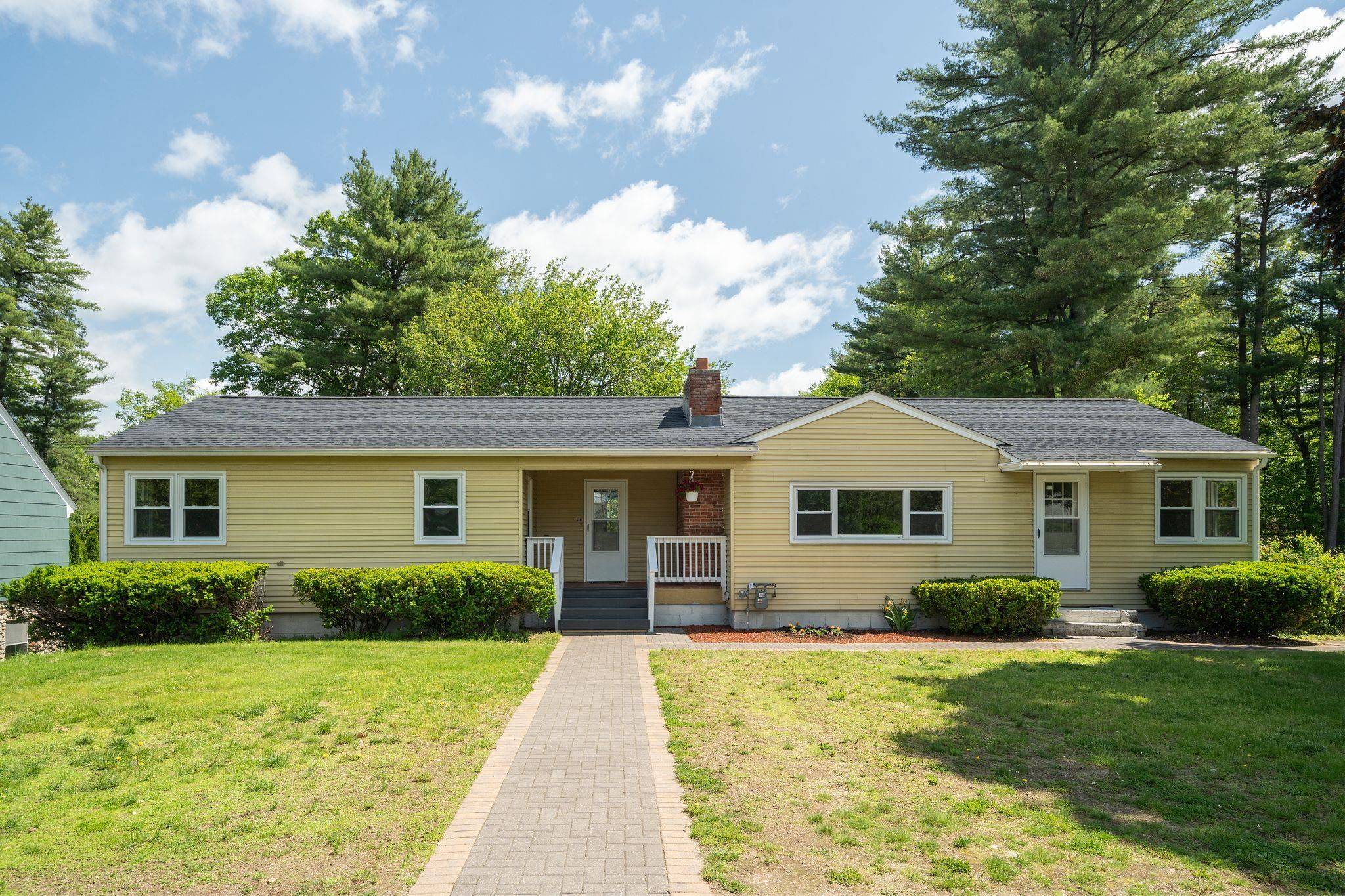Goffstown, NH 03045,513-515 Mast RD