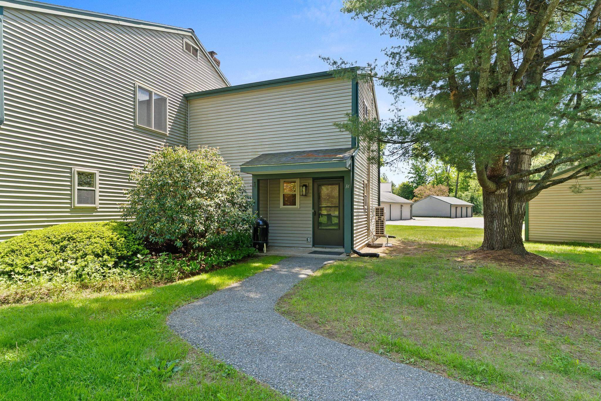 Williston, VT 05495,14 Hideaway LN
