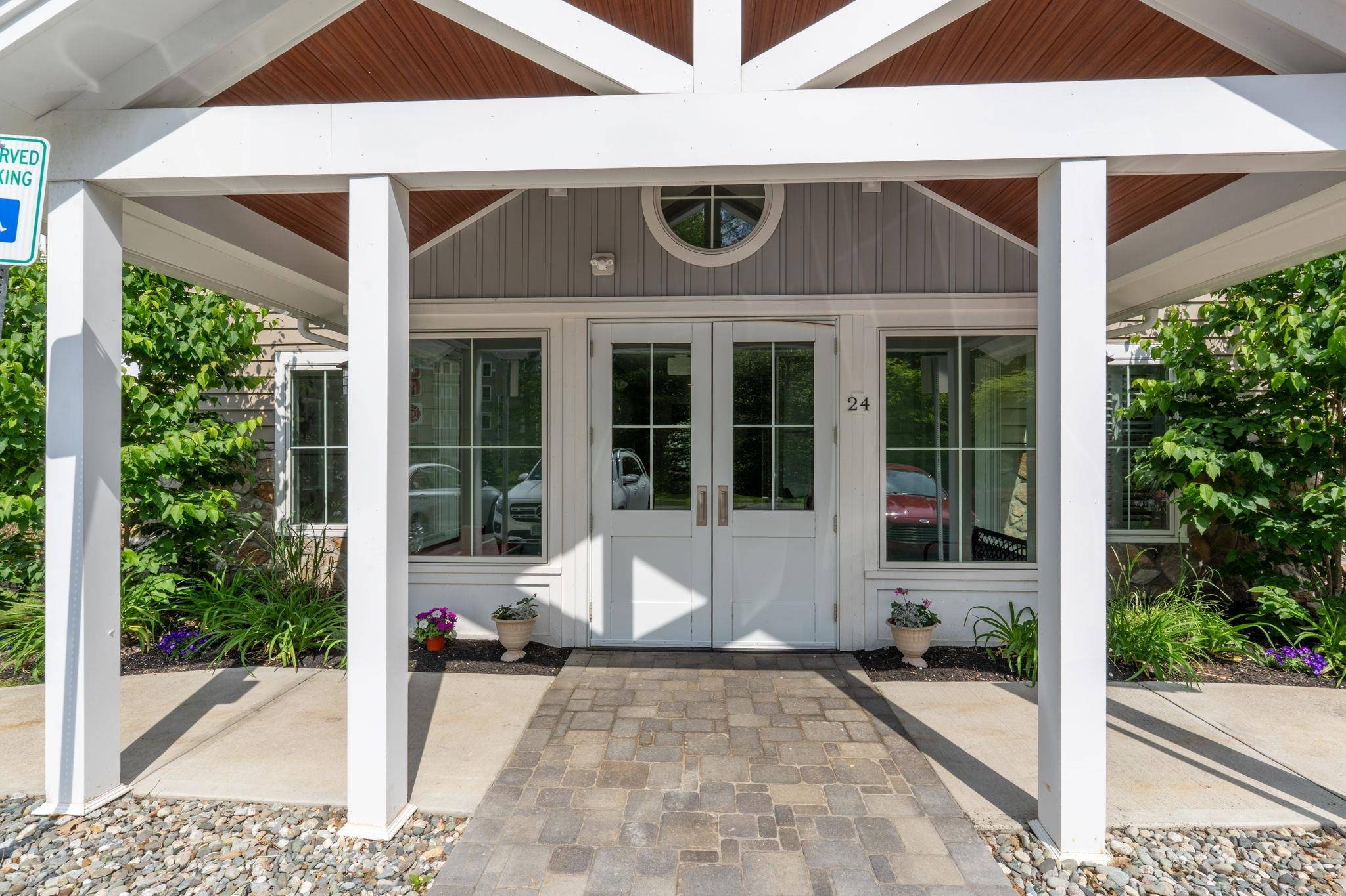 Exeter, NH 03833,24 Willey Creek RD #406