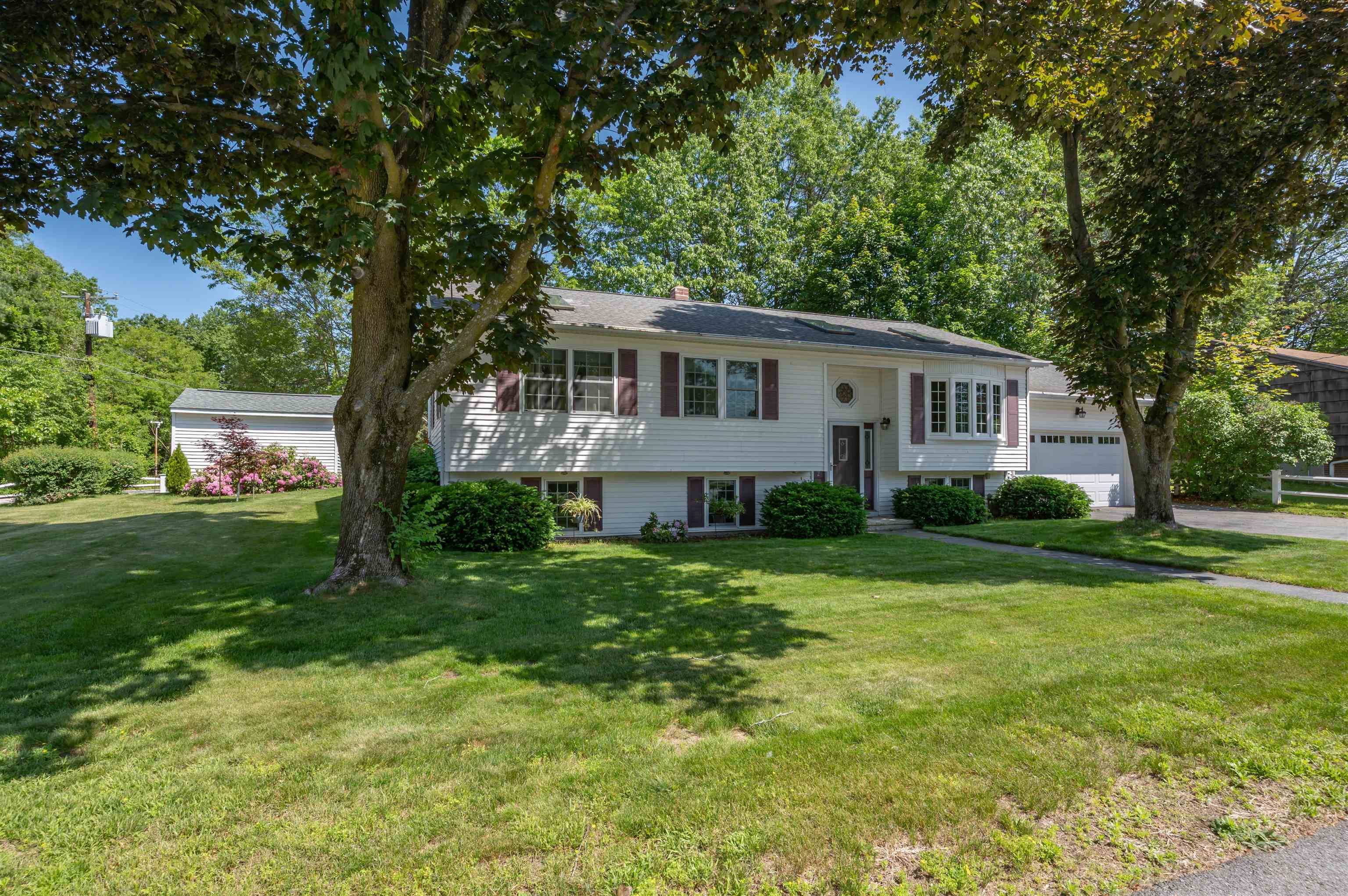 Nashua, NH 03064,2 Bloomingdale DR