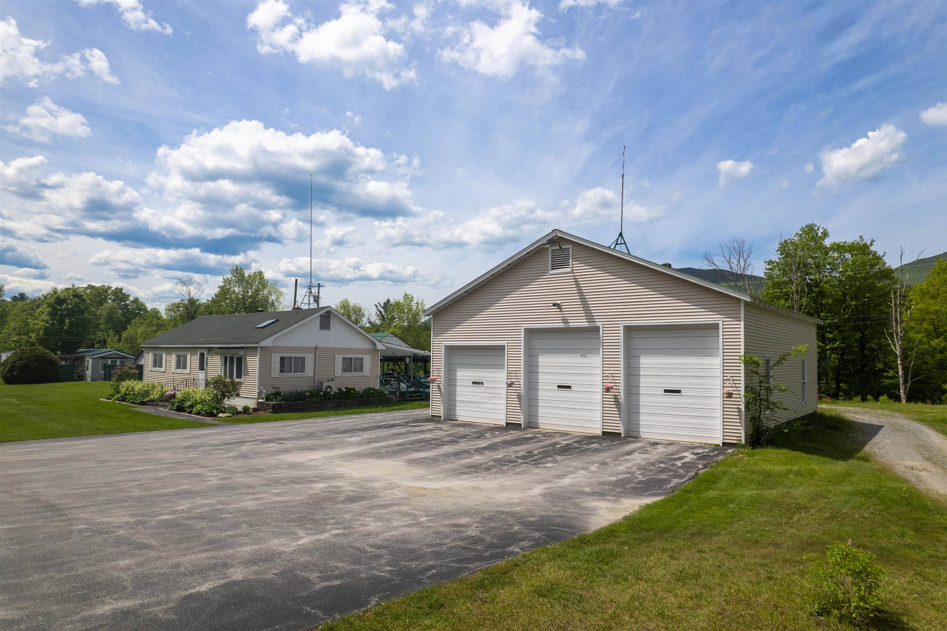 Manchester, VT 05255,233 Squires RD