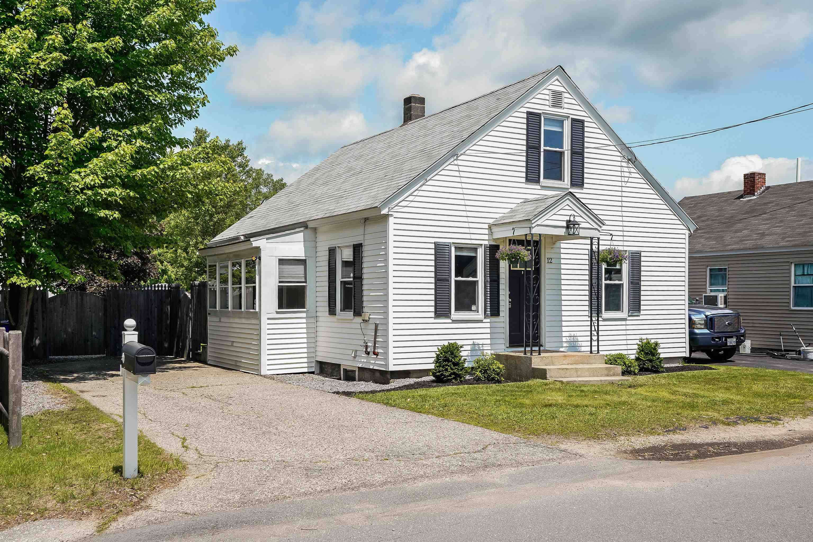Goffstown, NH 03102,12 Fairview ST