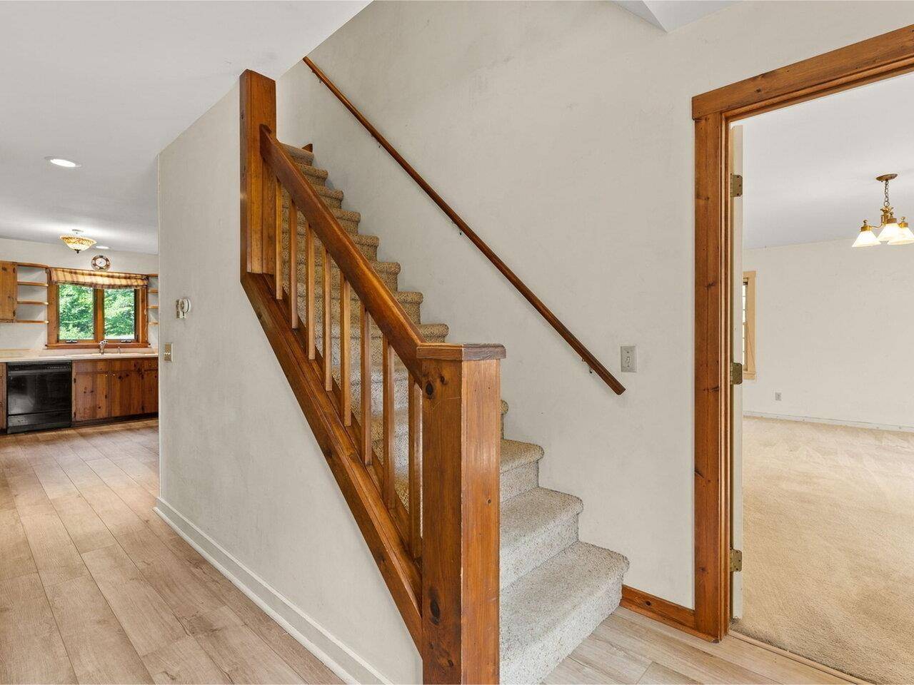 Randolph, VT 05060-9095,143 Smithers DR