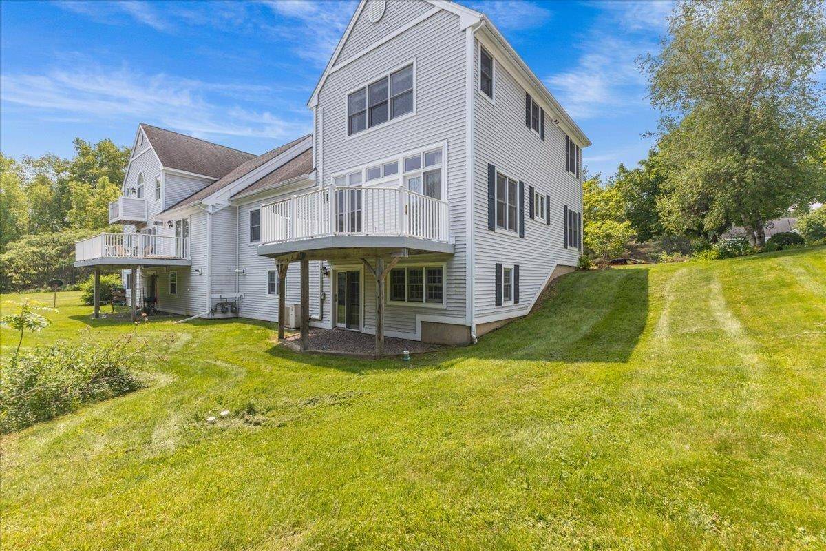 Essex, VT 05452,20 Peacham LN