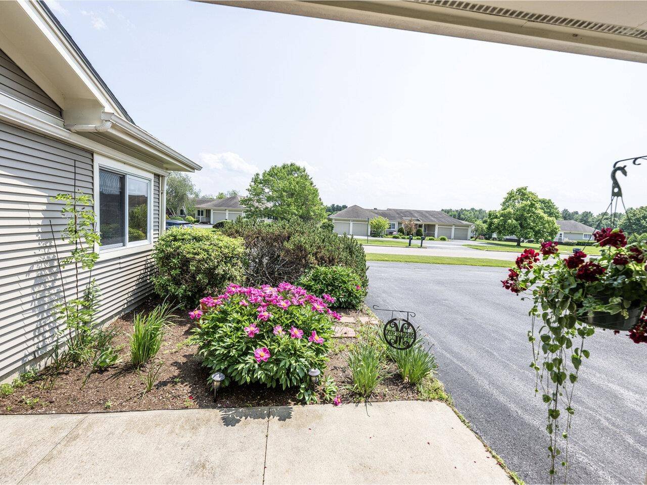 Williston, VT 05495,115 Meadow Run RD