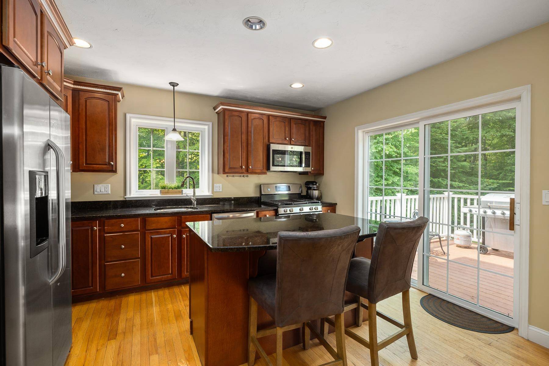 Stratham, NH 03885,27 Chisholm Farm DR