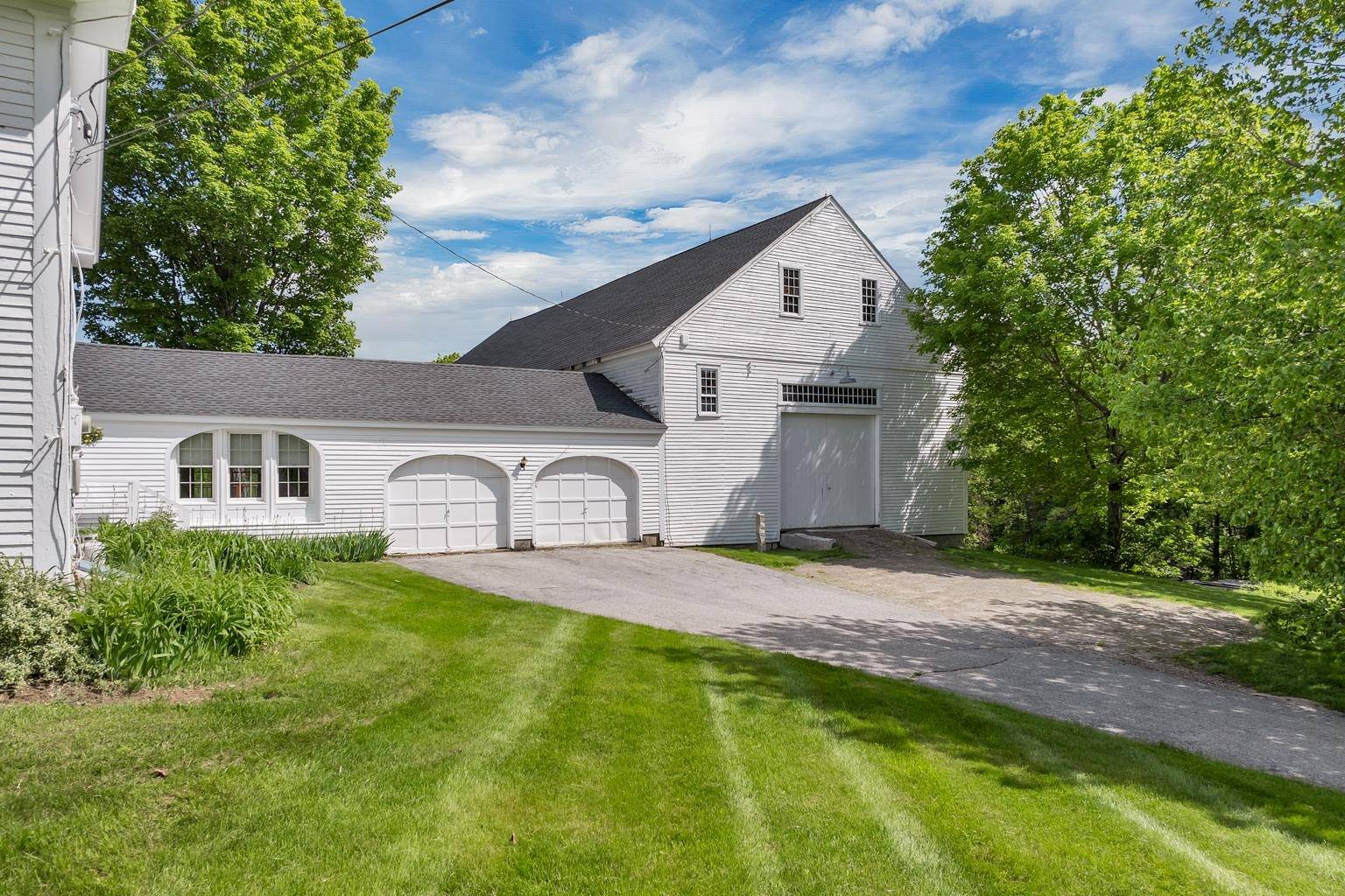 Weare, NH 03281,196 Deering Center RD