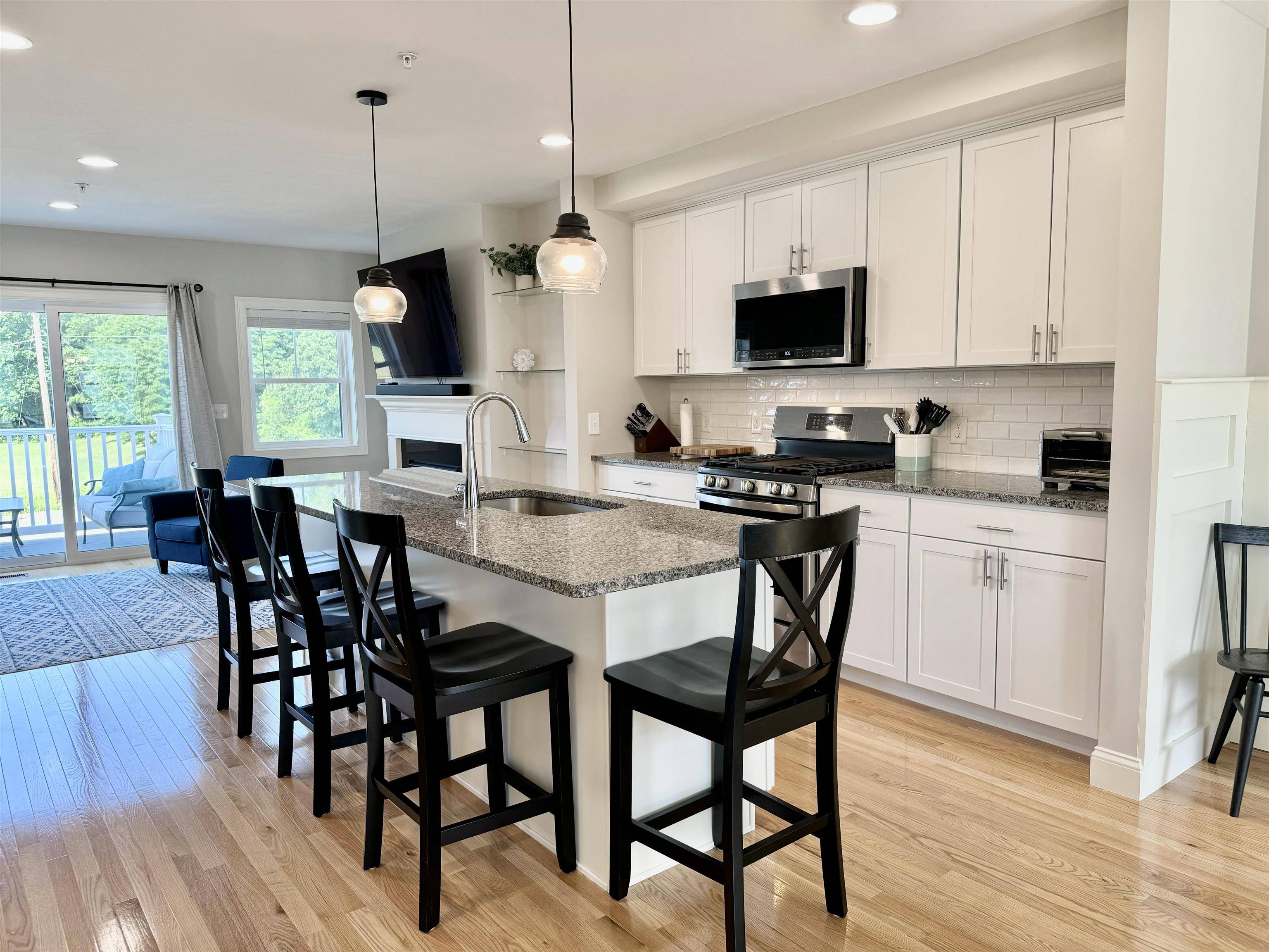 Dover, NH 03820,37 Lenox DR #5