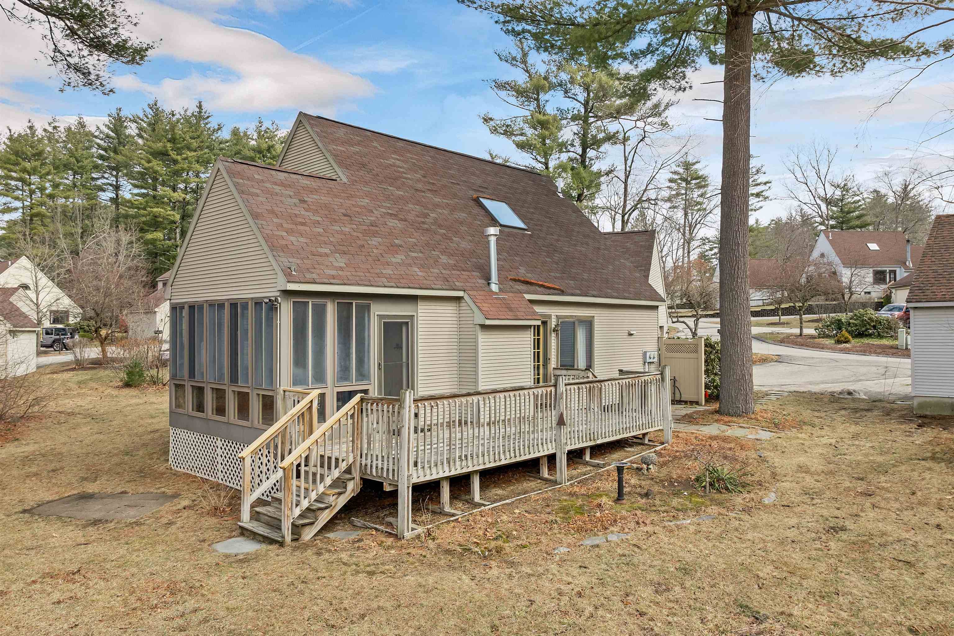 Merrimack, NH 03054,7 Quails WAY