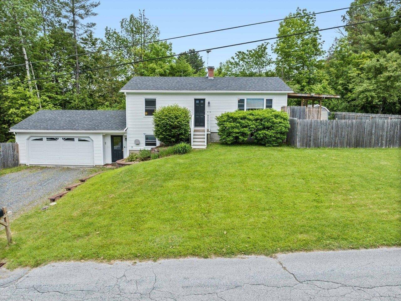 Barre City, VT 05641,14 Lague LN