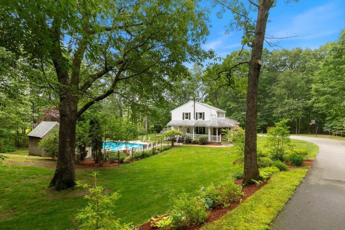 Kingston, NH 03848,12 Mockingbird LN