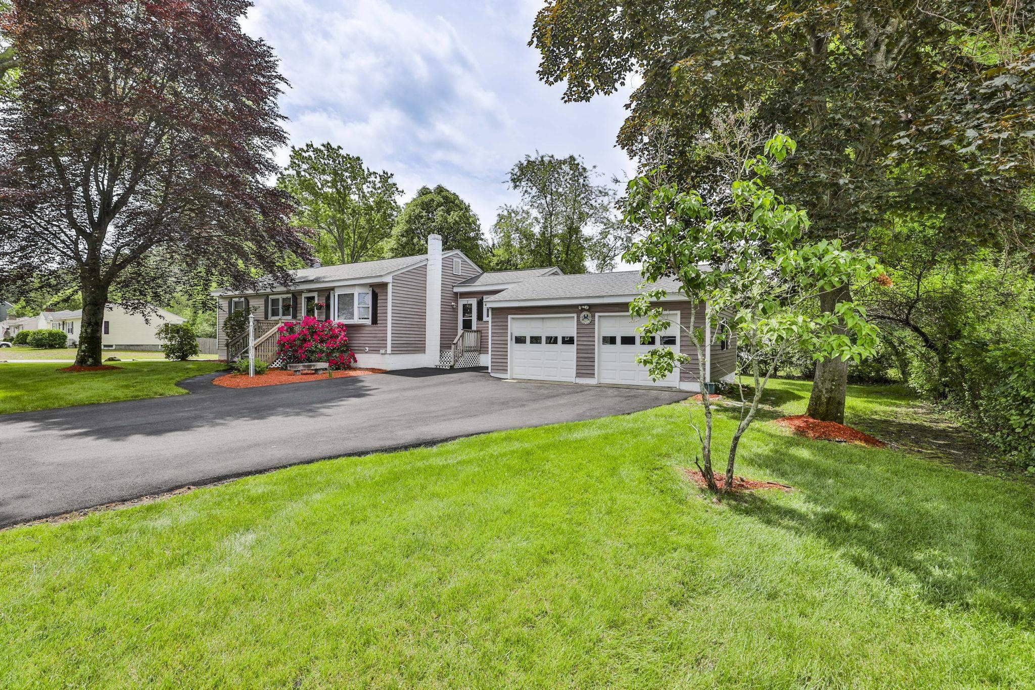 Salem, NH 03079,29 Linwood AVE